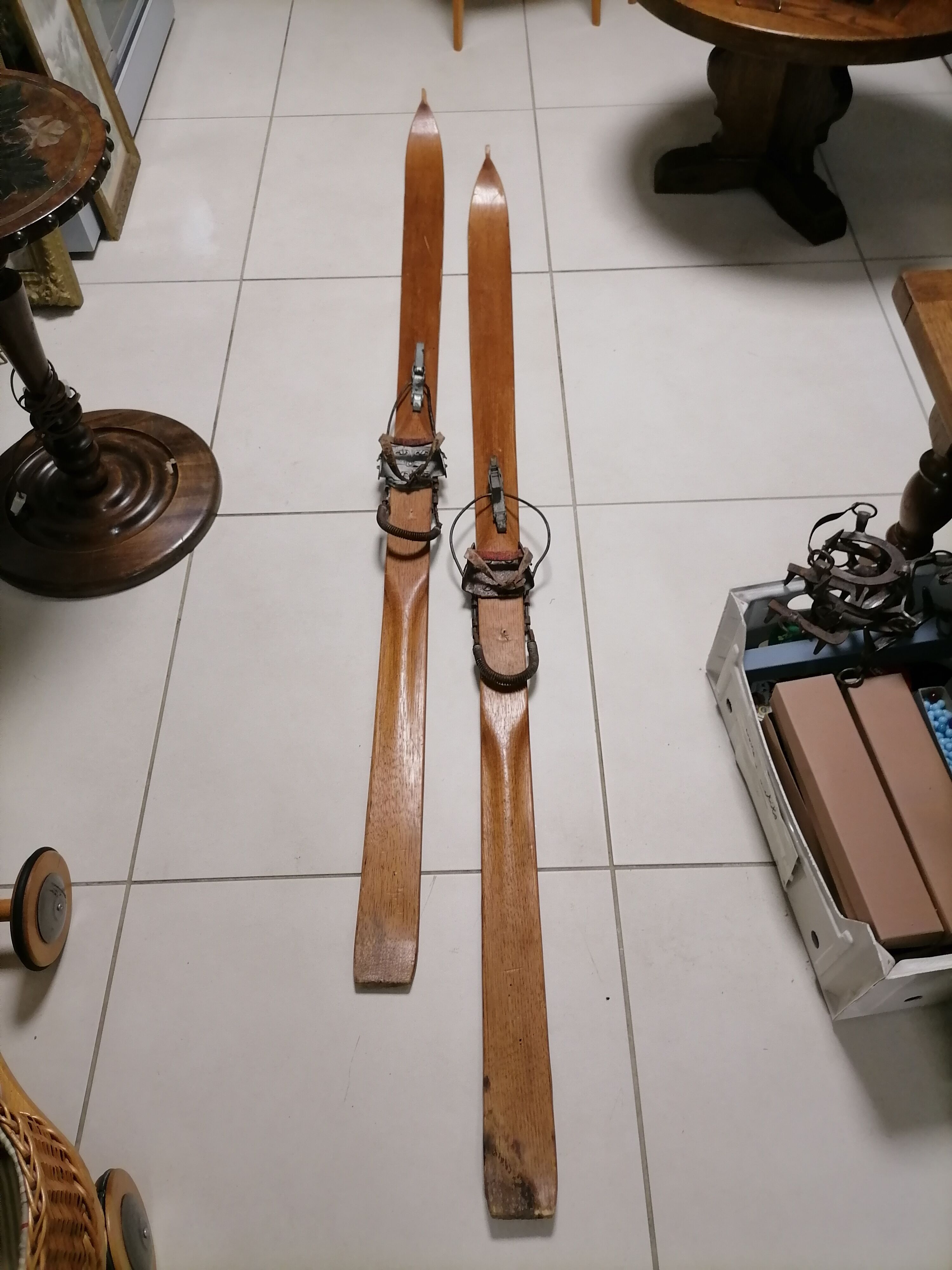 Pair of skis Chambéry Excella