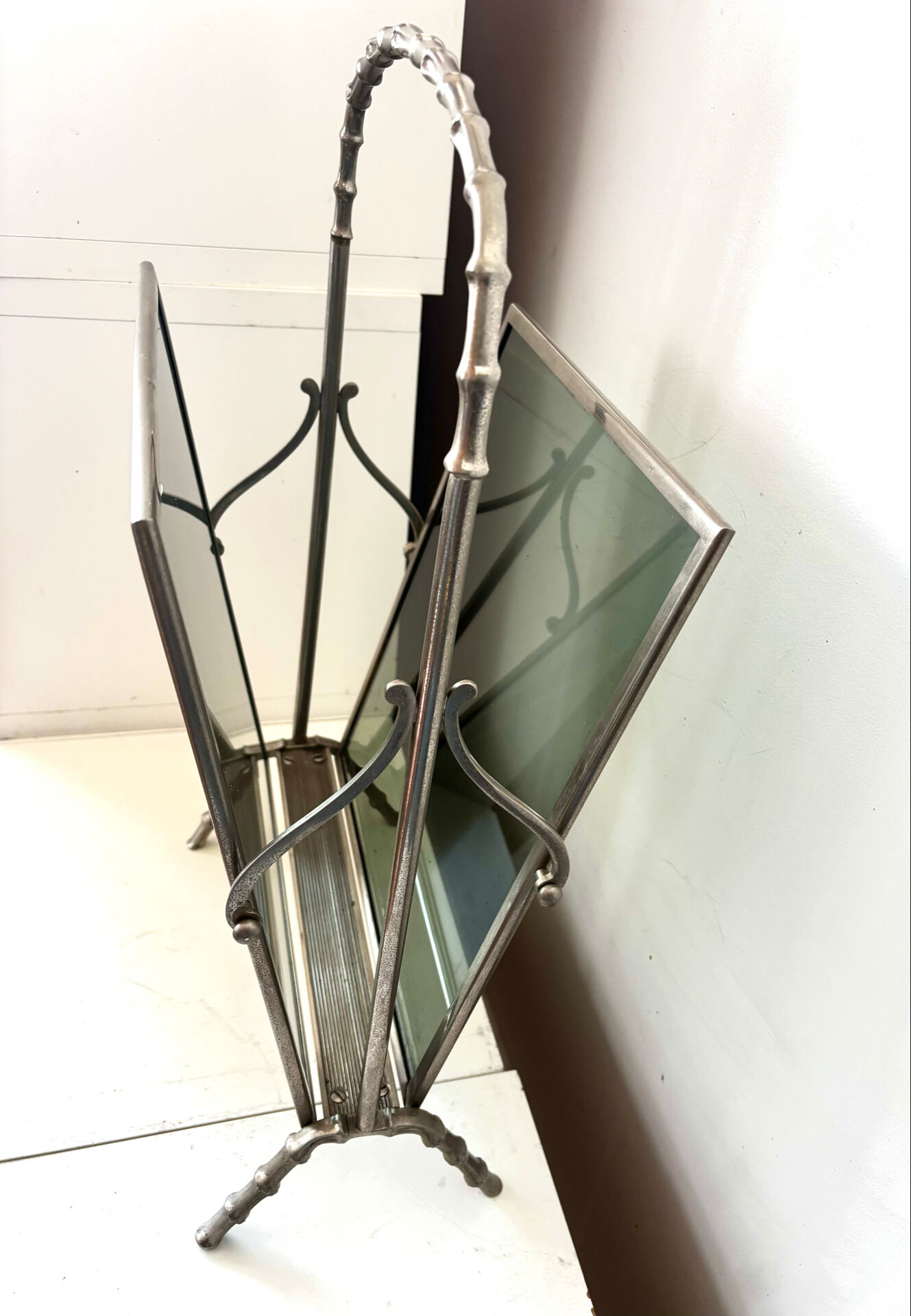 Porte revues en verre Maison Baguès