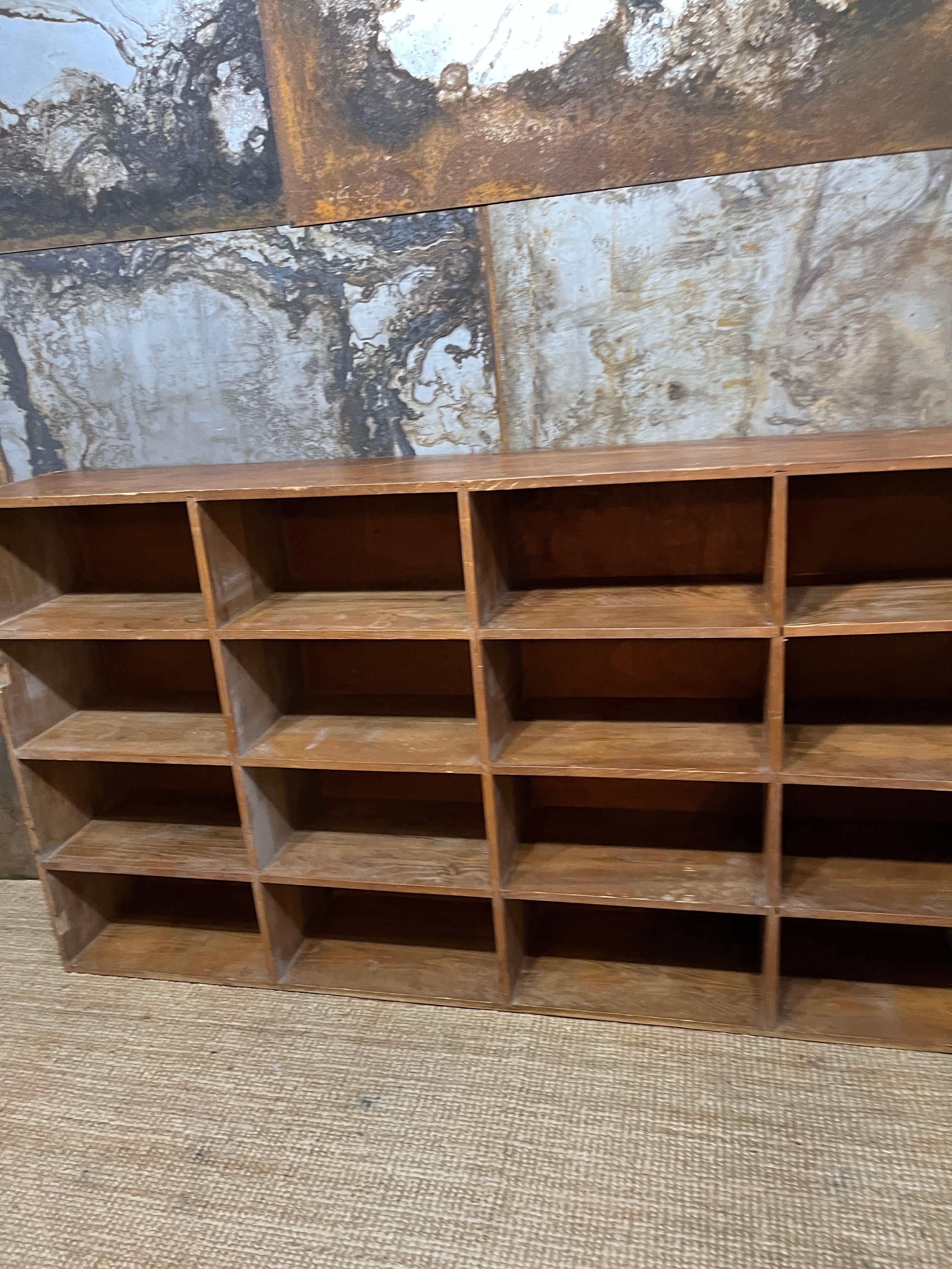 Meuble de métier à casiers
