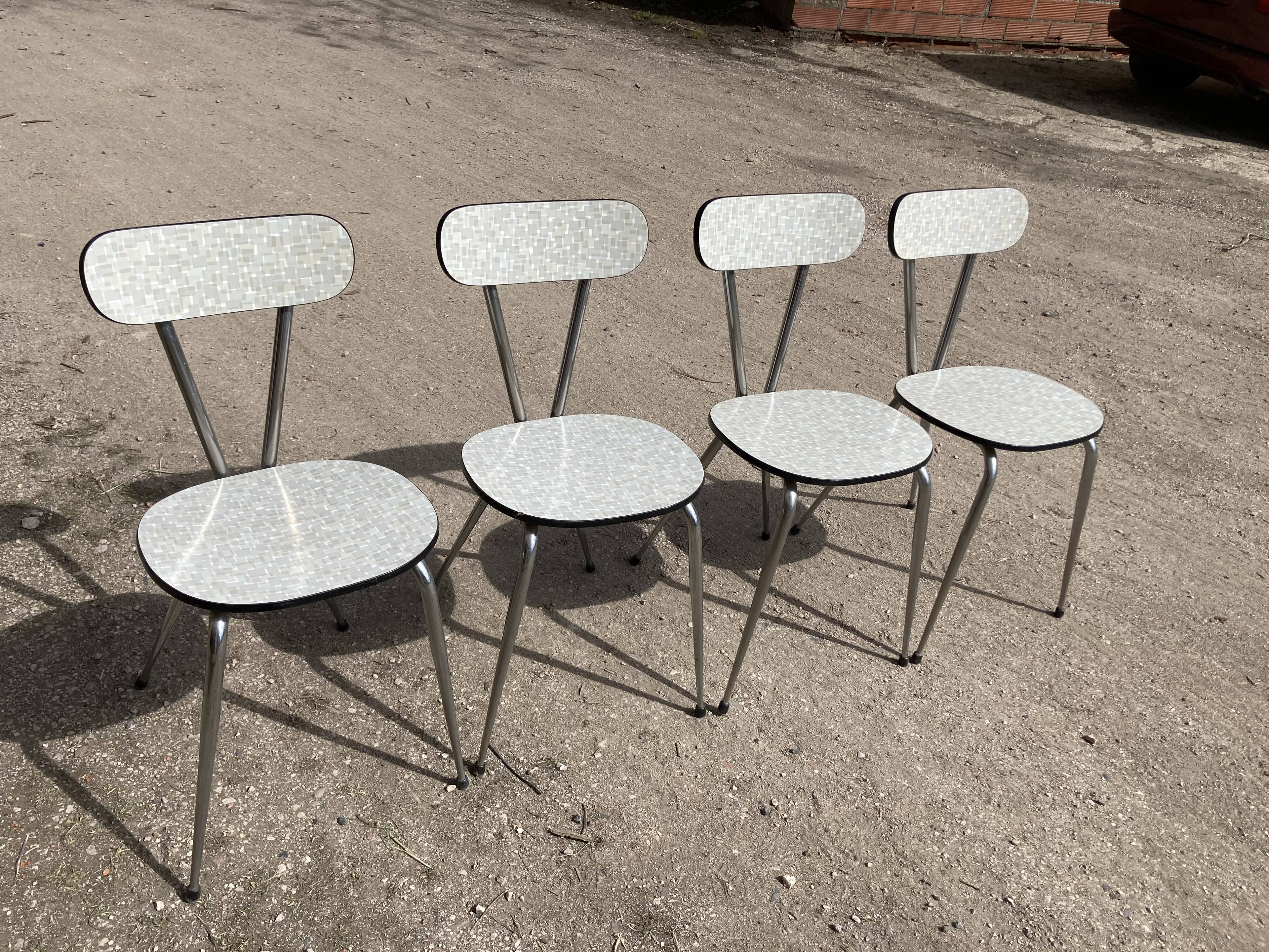 Series of 4 chairs in formica