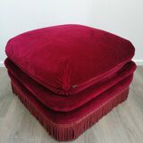 Raspberry red pouf