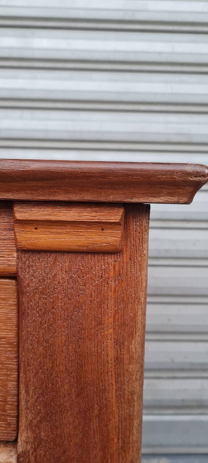 Oak chest of drawers