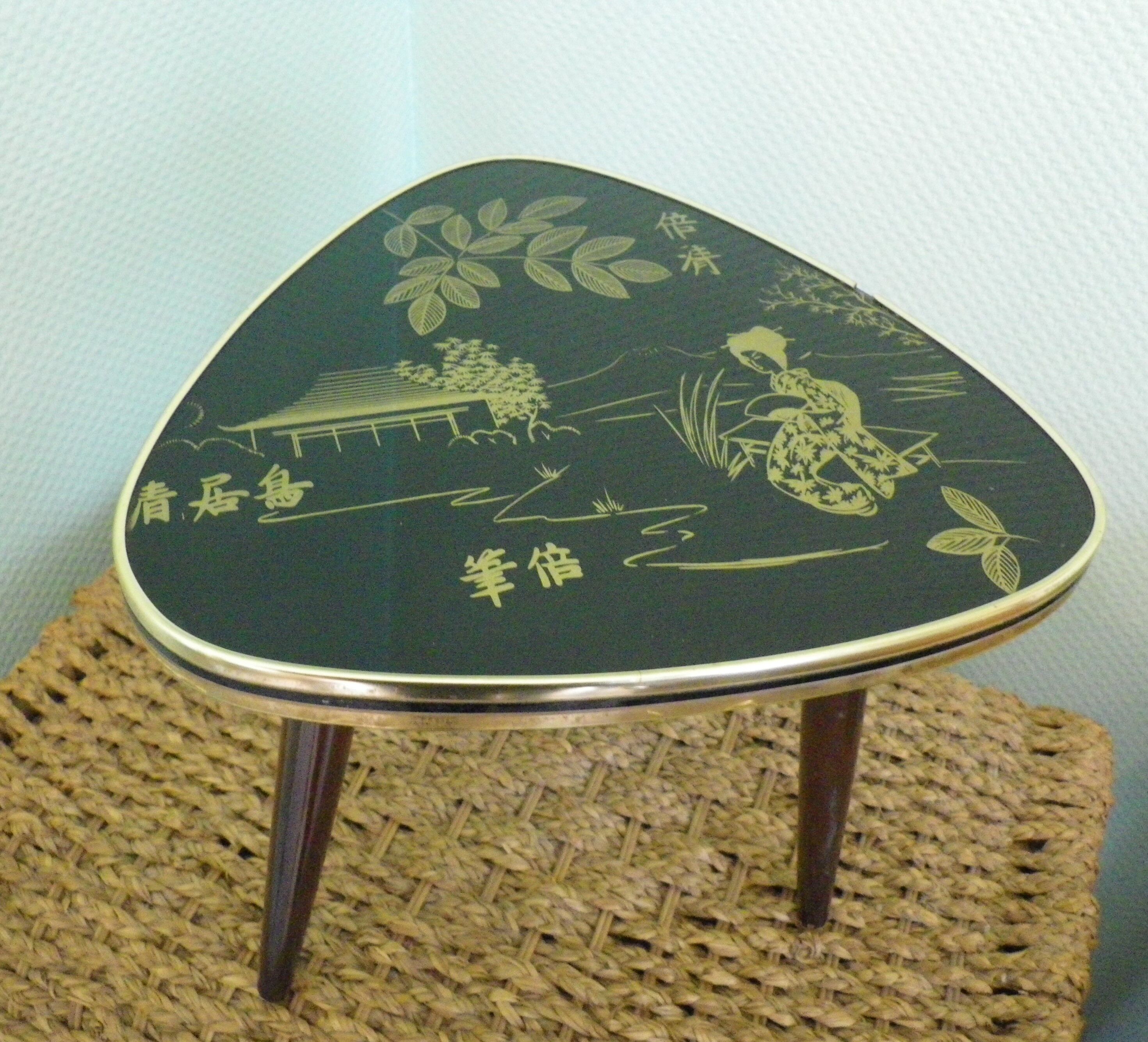 Side table, tripod, compass leg, pick shape, Japanese décor