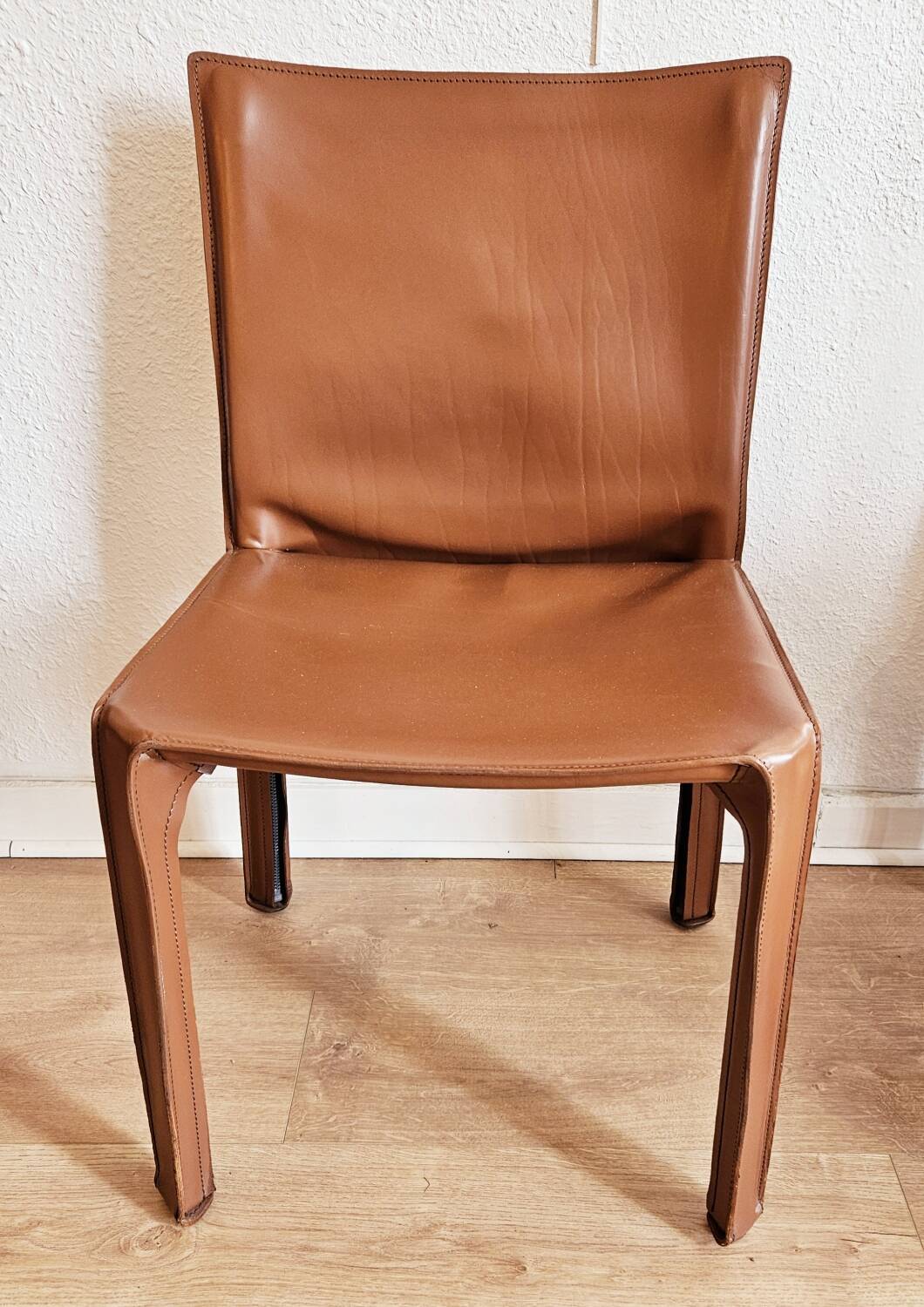 Bellini style brown leather zipped chair, Italian design