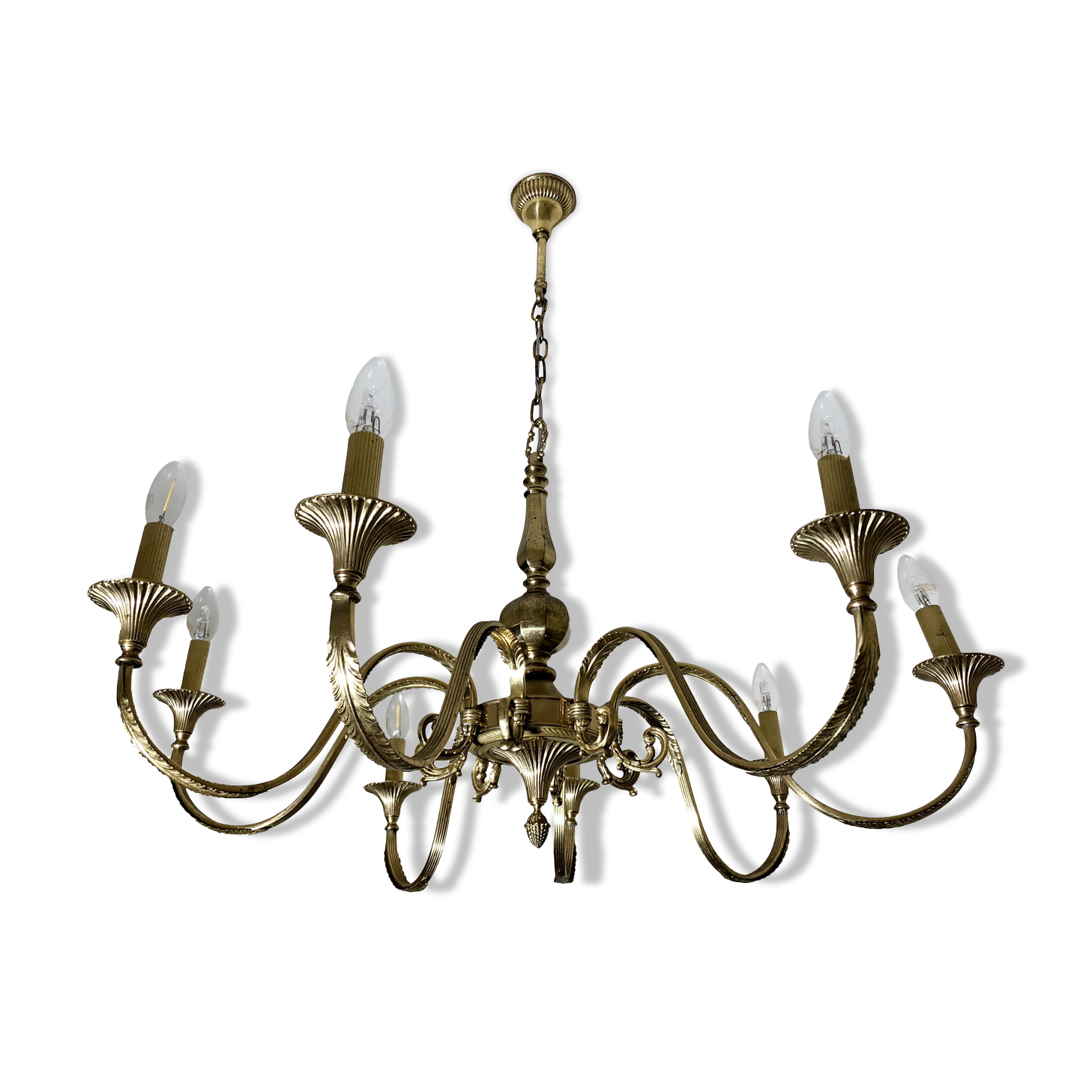 Lustre néo classique