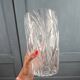 Grand vase vintage en verre moulé transparent