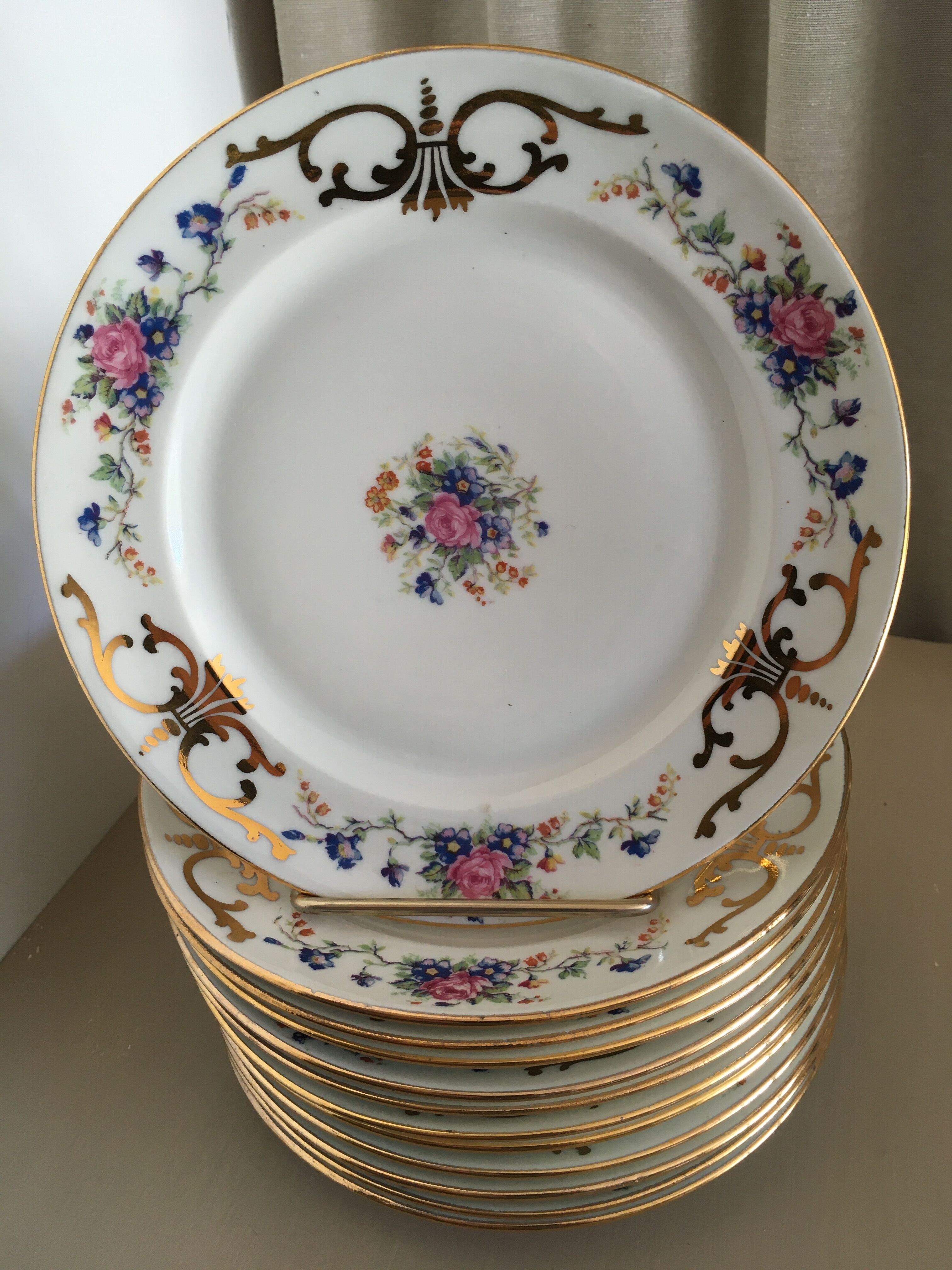 11 Dessert Plates in French porcelain