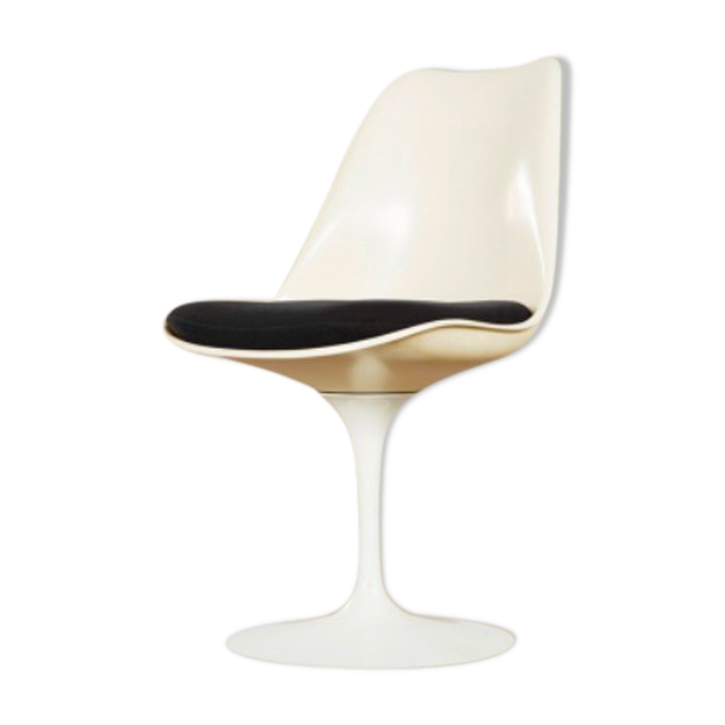 Tulip chair by Eero Saarinen for Knoll International