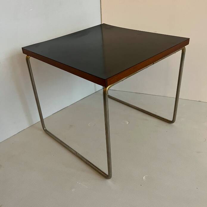 Flying table, metal and black, by Pierre Guariche for Steiner