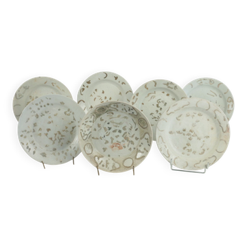 Chinese porcelain plate. 17th-century work.