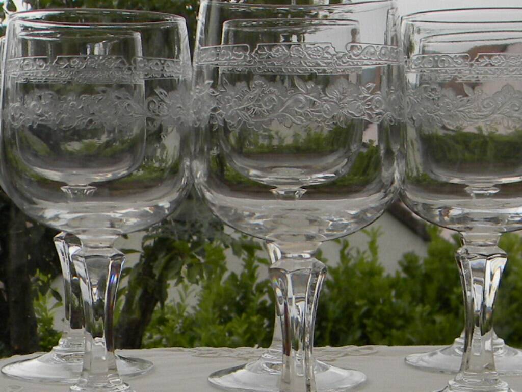 Set of 6 ARQUES crystal red wine glasses. Matignon model.