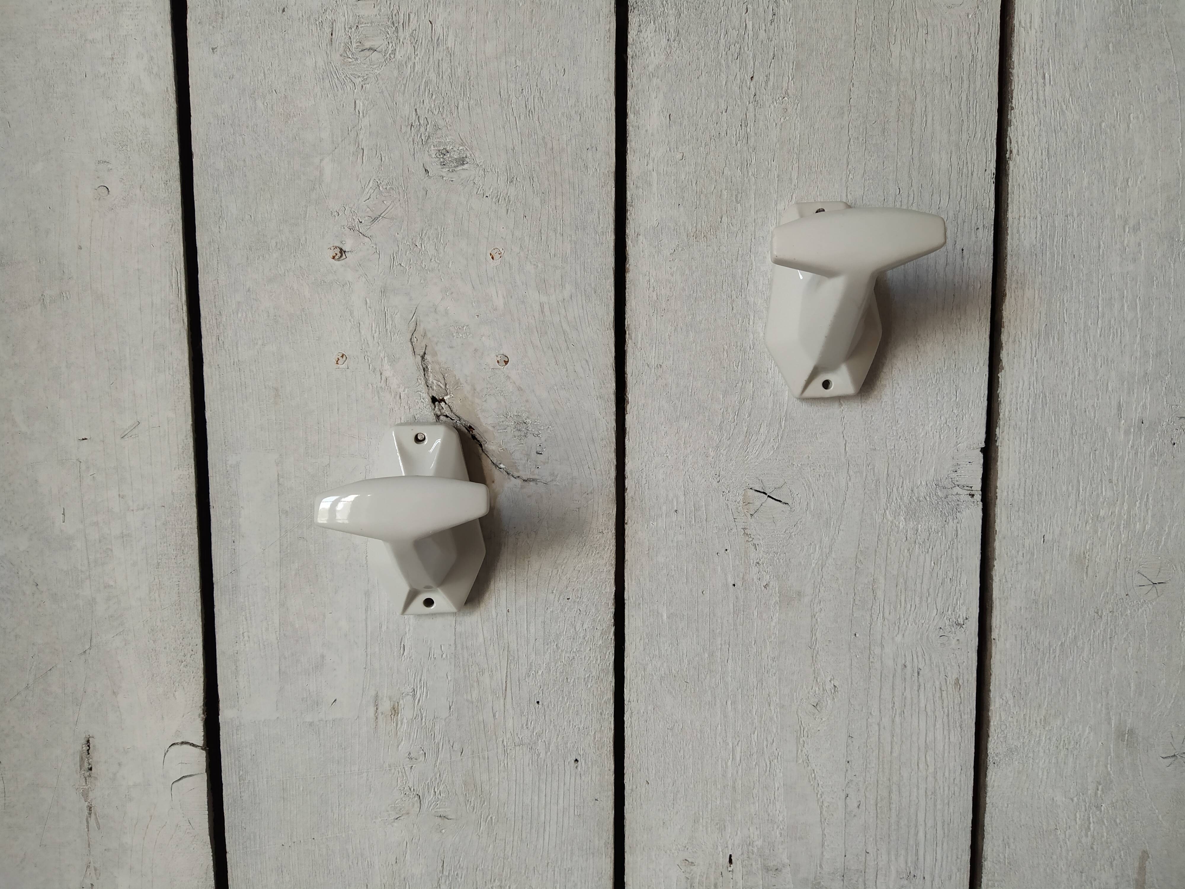 Patères en porcelaine