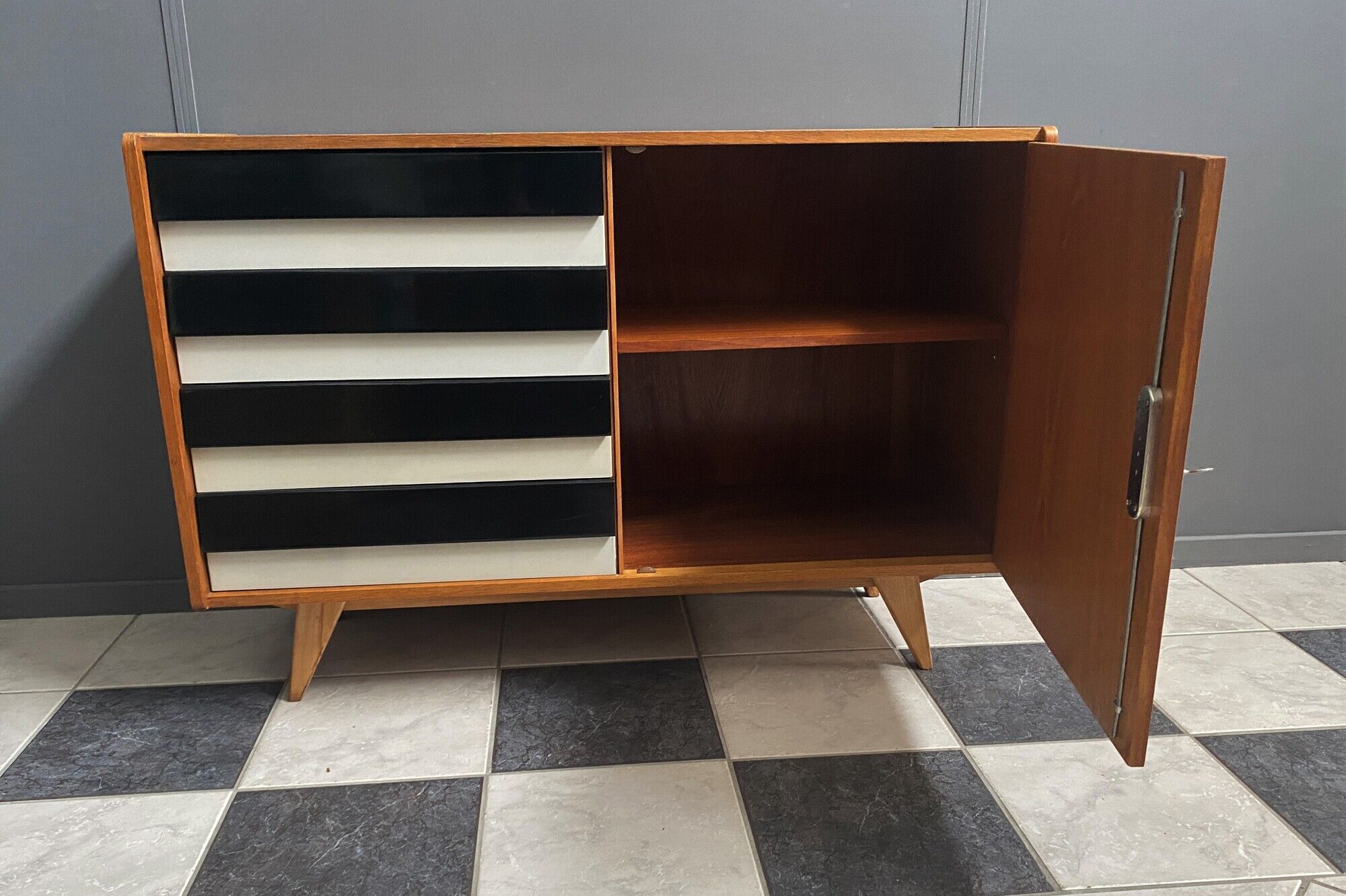 Jiri Jiroutek sideboard model U458 1960s