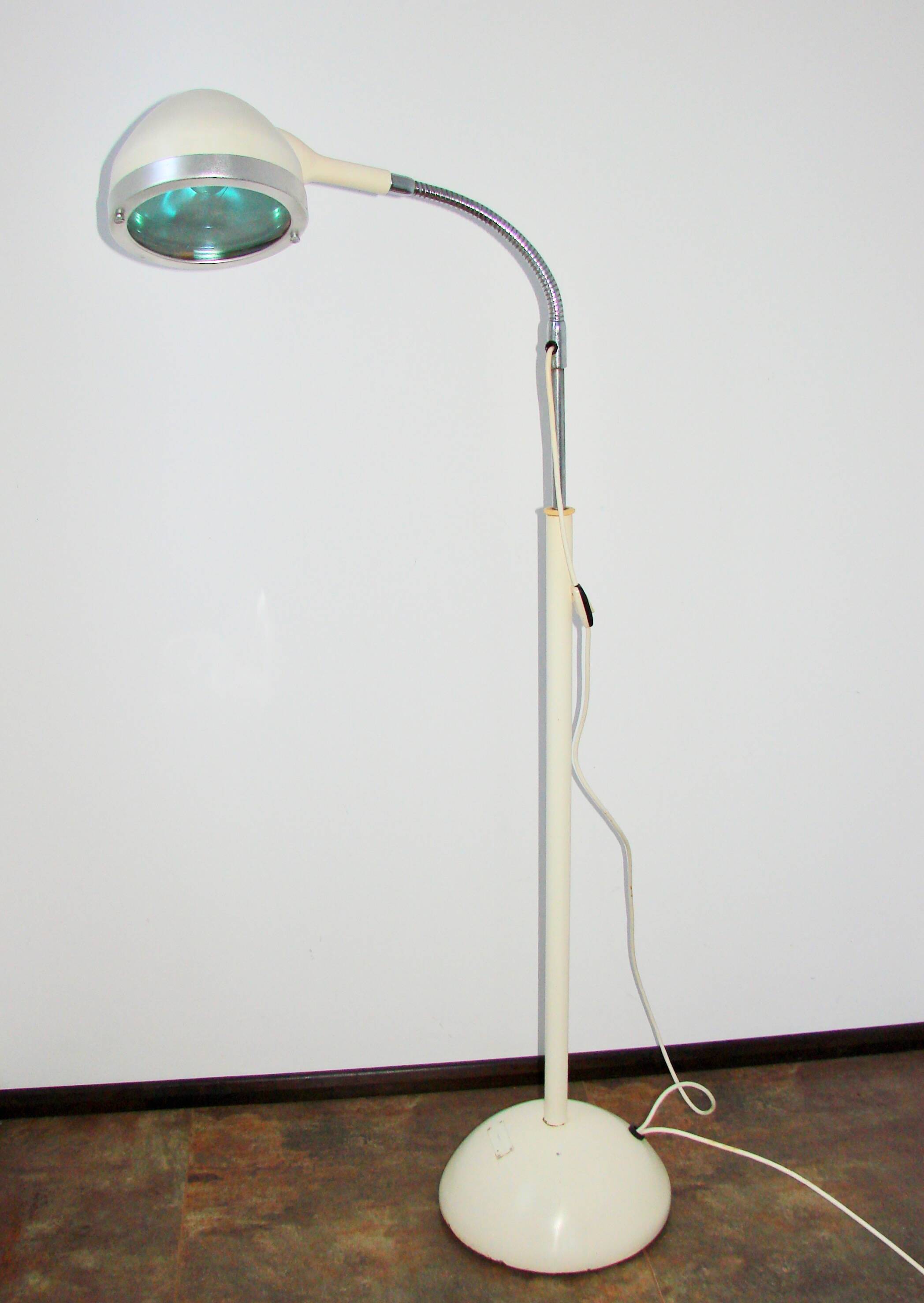 Lampadaire style loft en métal, années 1970