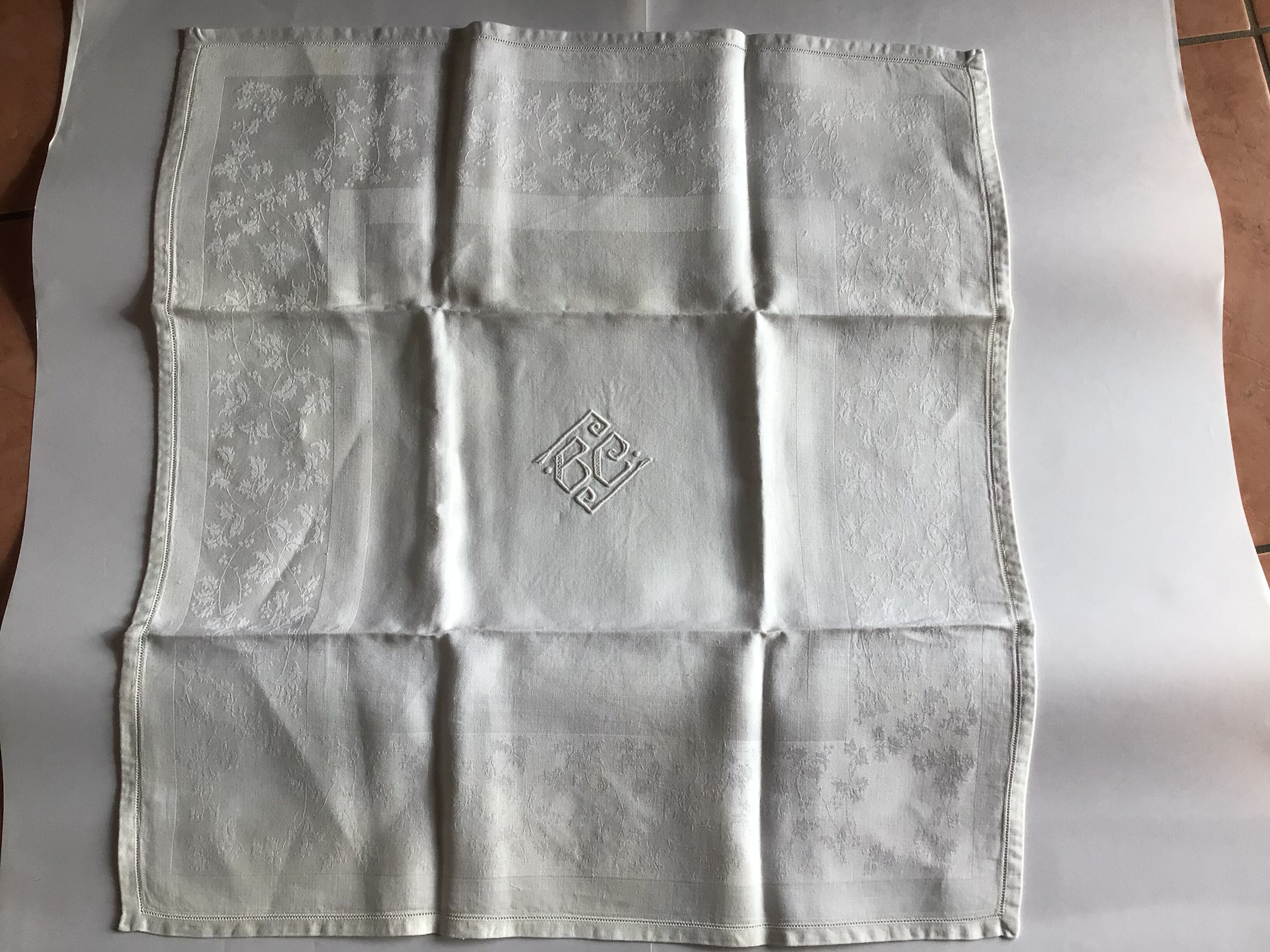 12 embroidered towels BC square damask ivory