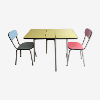 Table pliante en formica et ses 2 chaises