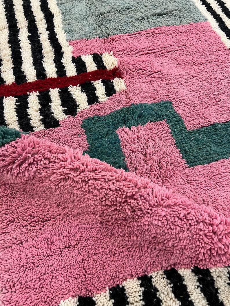 Traditional handwoven Berber rug, size 145 x 255 cm