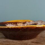 Zoomorphic fish-shaped slipcase in slipware, Vallauris