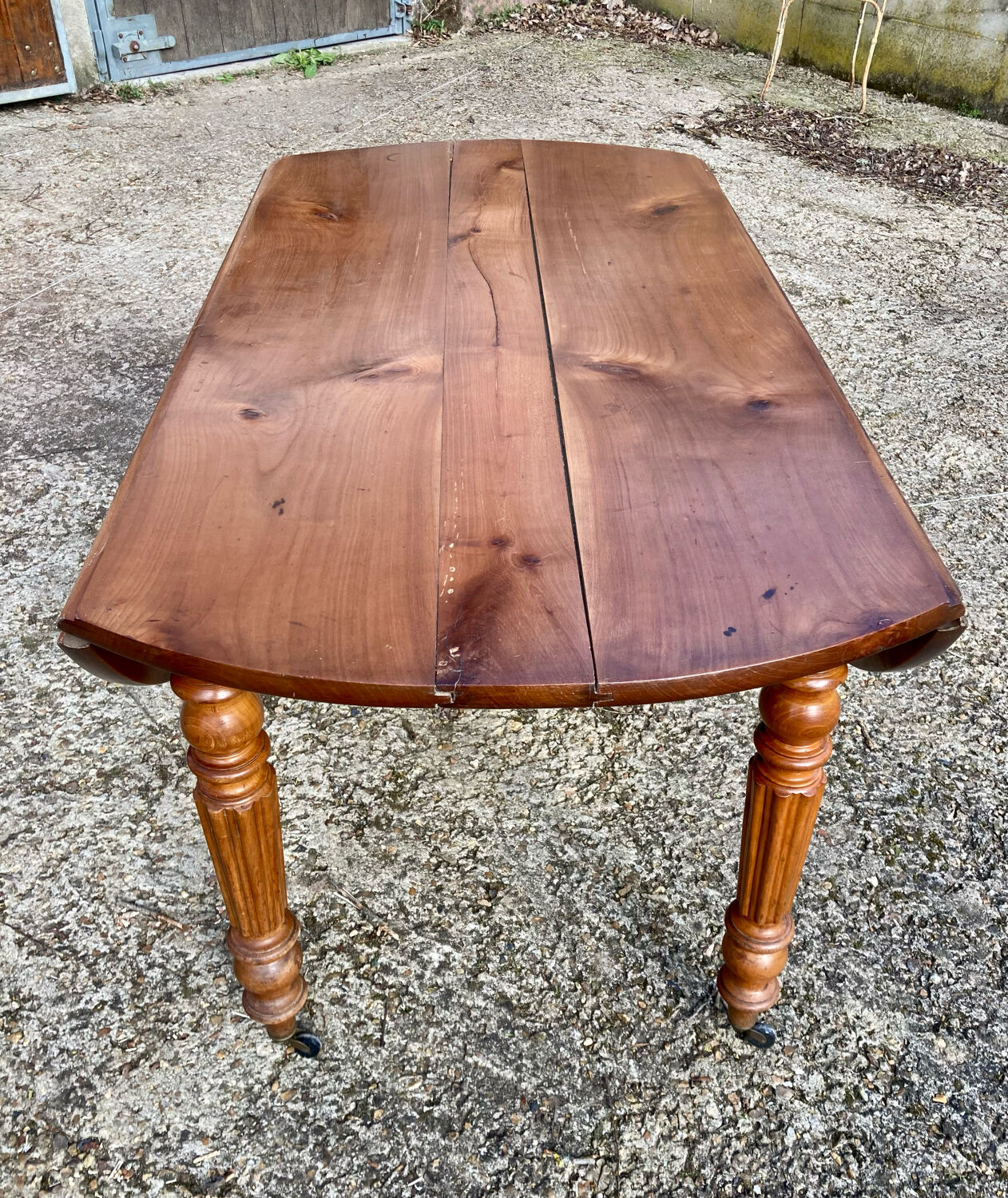 Round table