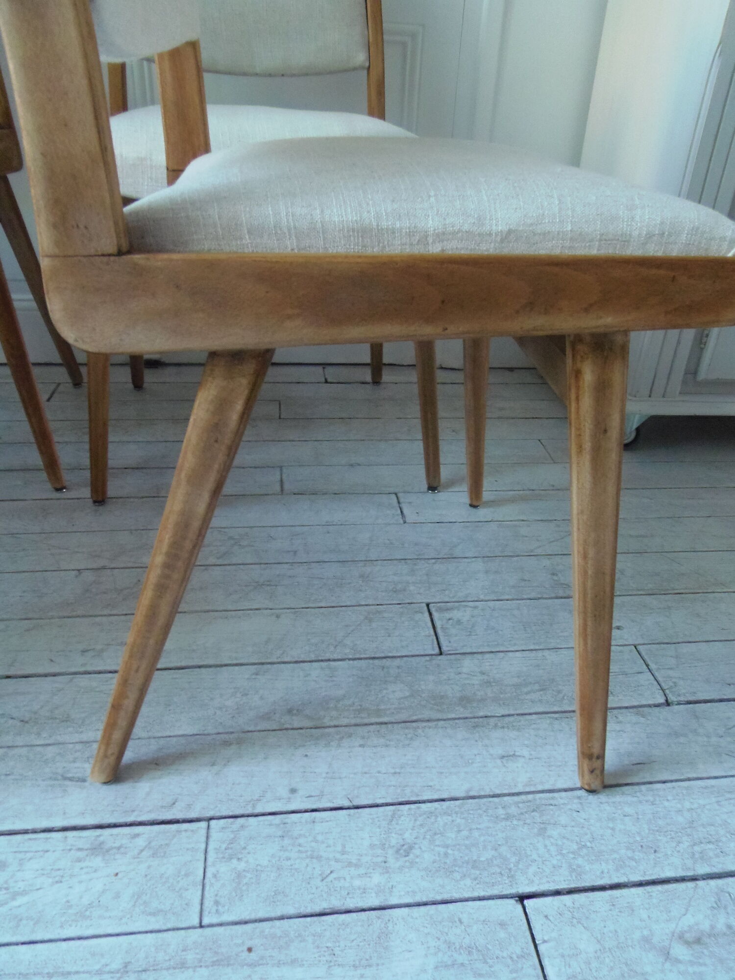 Series of 4 vintage chairs from the 50s in beech