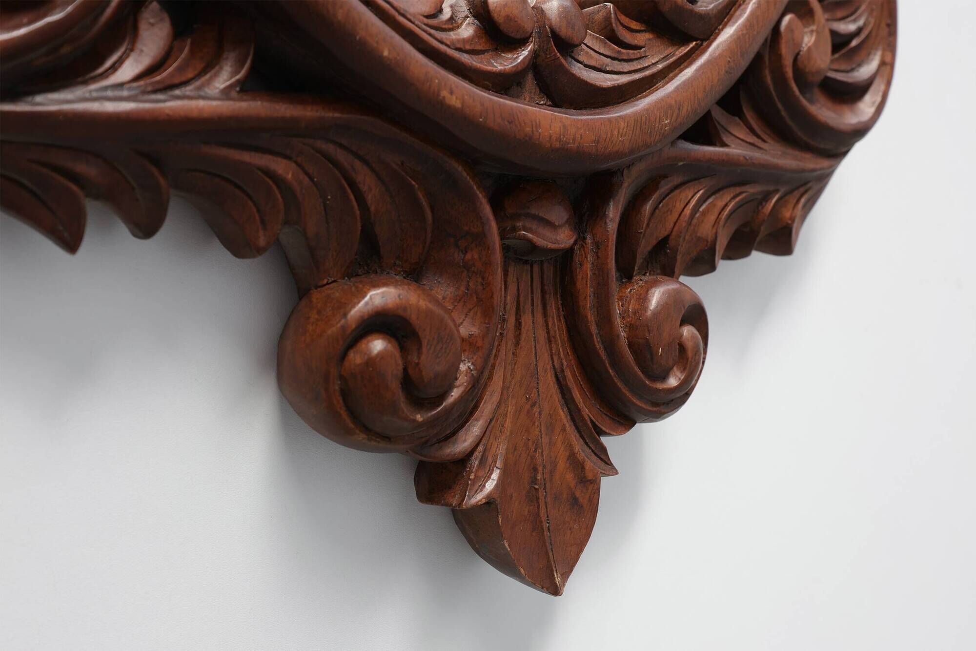 French Carved Walnut Oval Mirror with Pierced Acanthus Crest, circa 1900