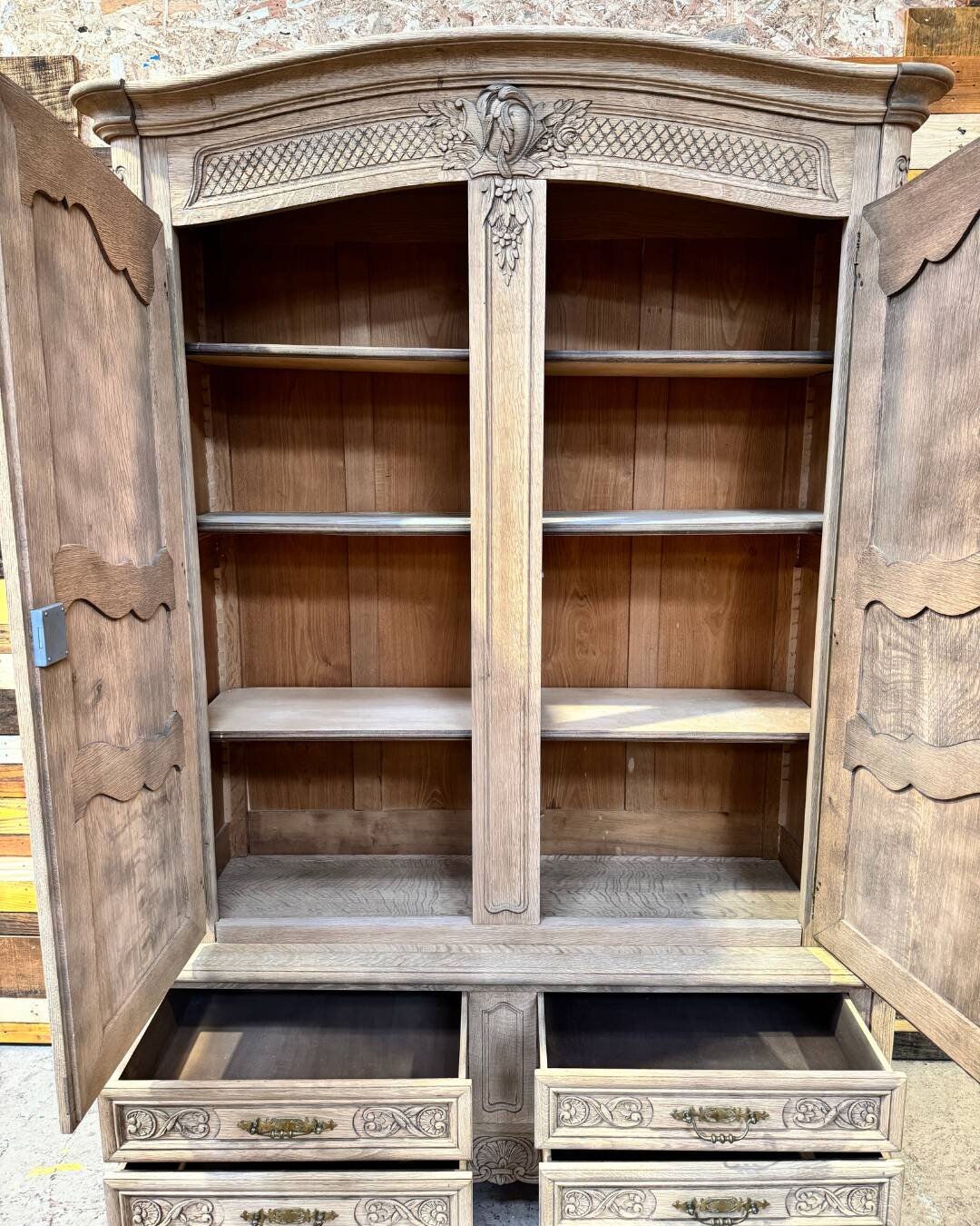 Aero-blasted solid oak wardrobe - Louis XV style