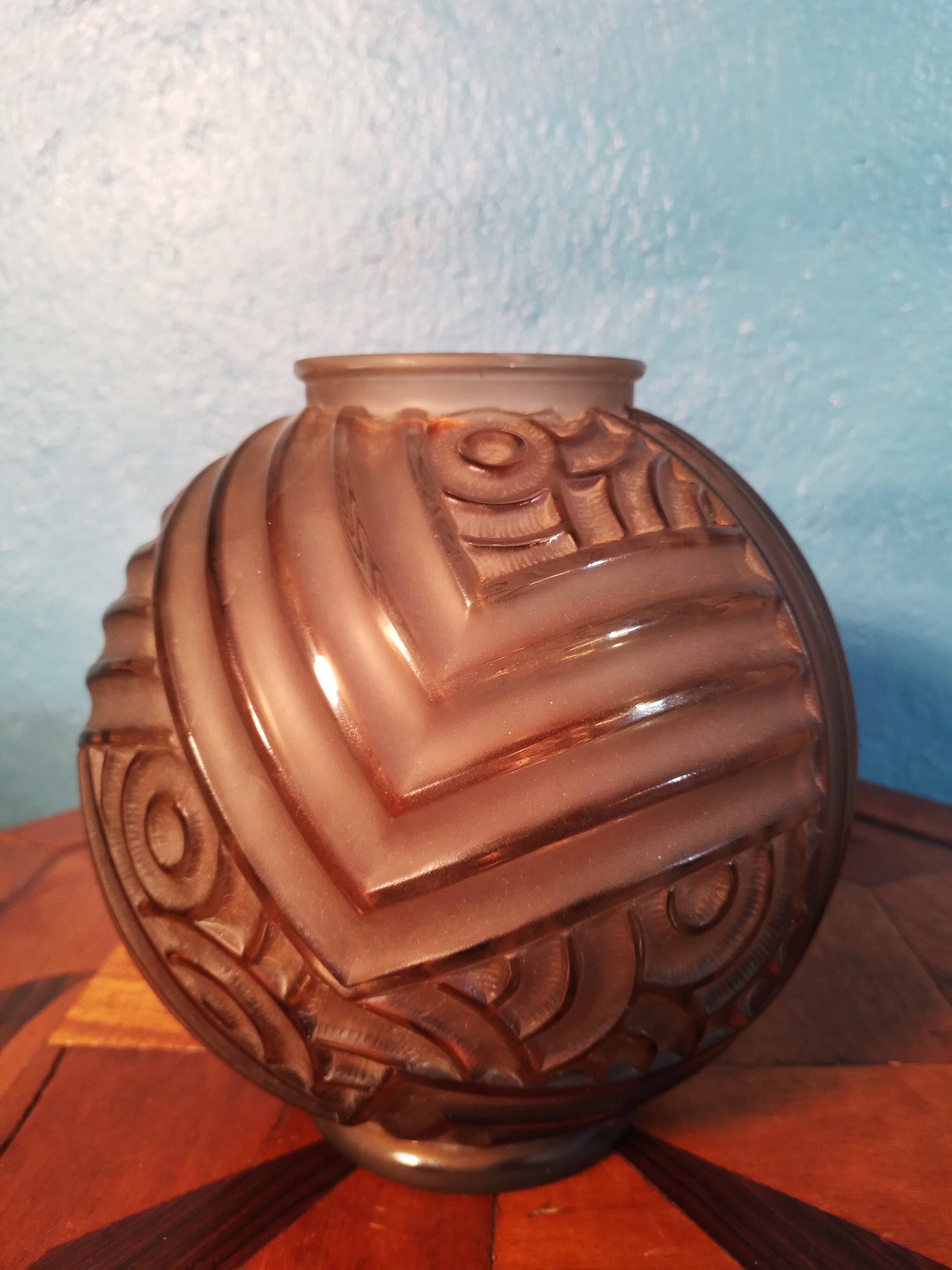 Avesn vase 1930s