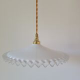 Toothed opaline suspension