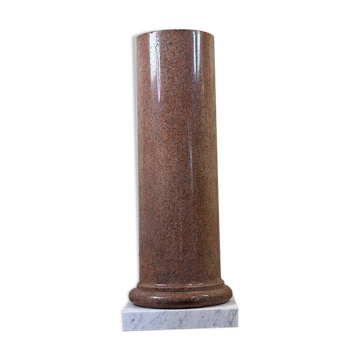 Colonne en granite sur une base en marbre de Carrare, vers 1880