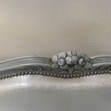 Lit corbeille de style Louis XV en hetre patiné XX siècle