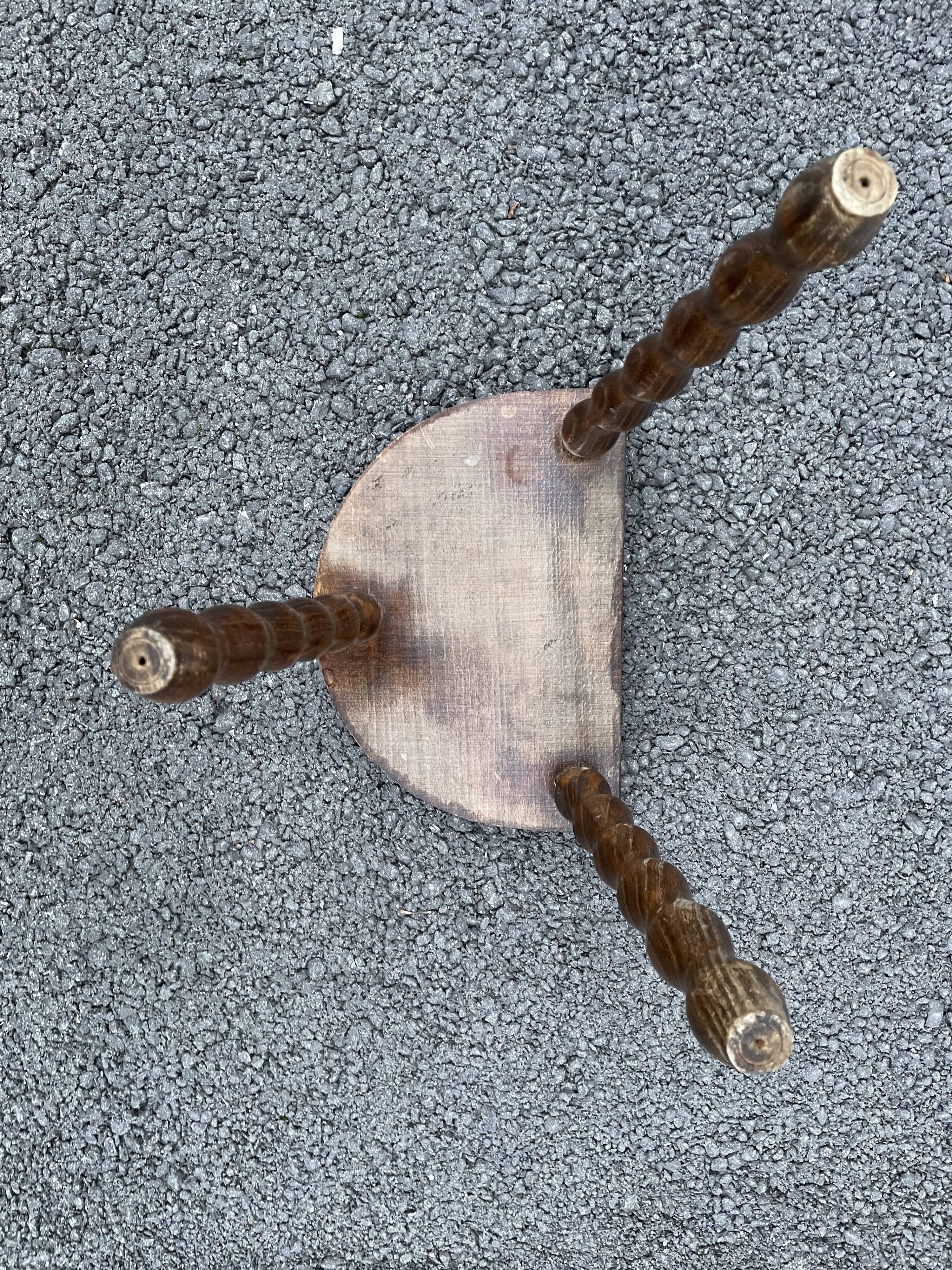 Tripod foot ball stool