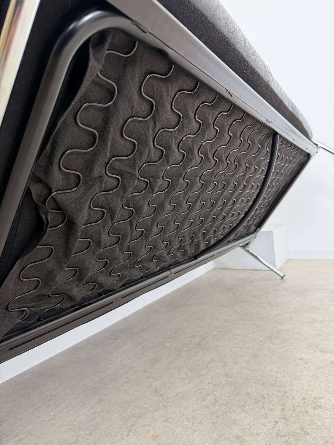 Old 3-seater sofa in tubular and black leather by Kébé, Denmark 1970s