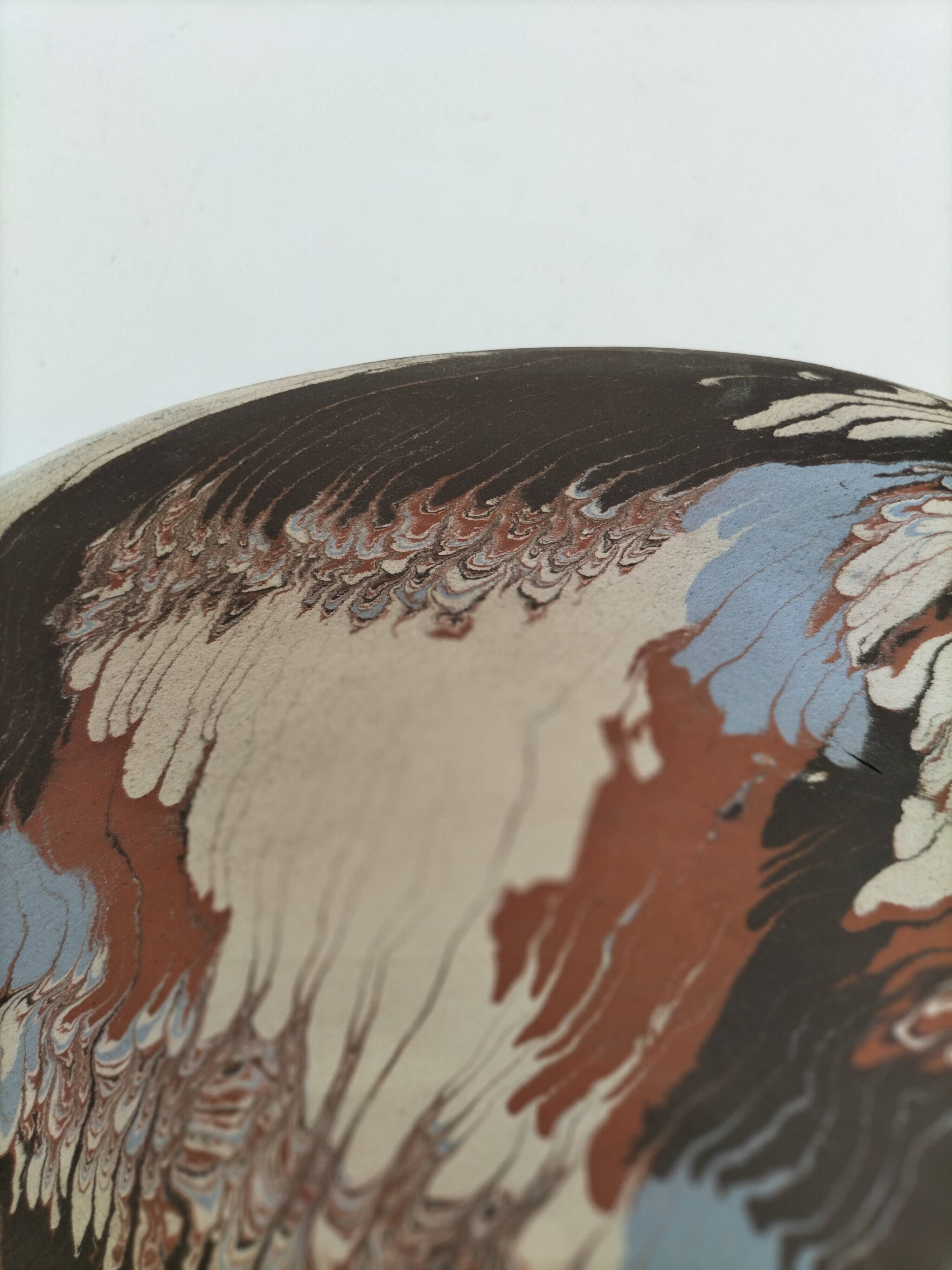 Mixed clay coupe from Apt – Signed Bernard – Polychrome marbled decoration