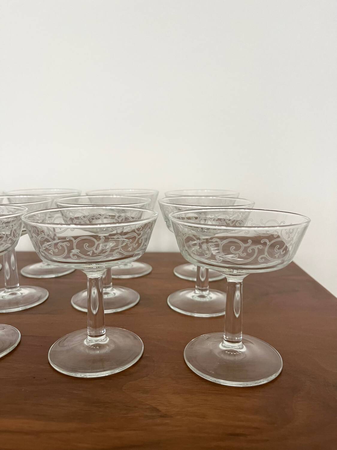 Set of 12 "Arabesque" champagne coupes glass