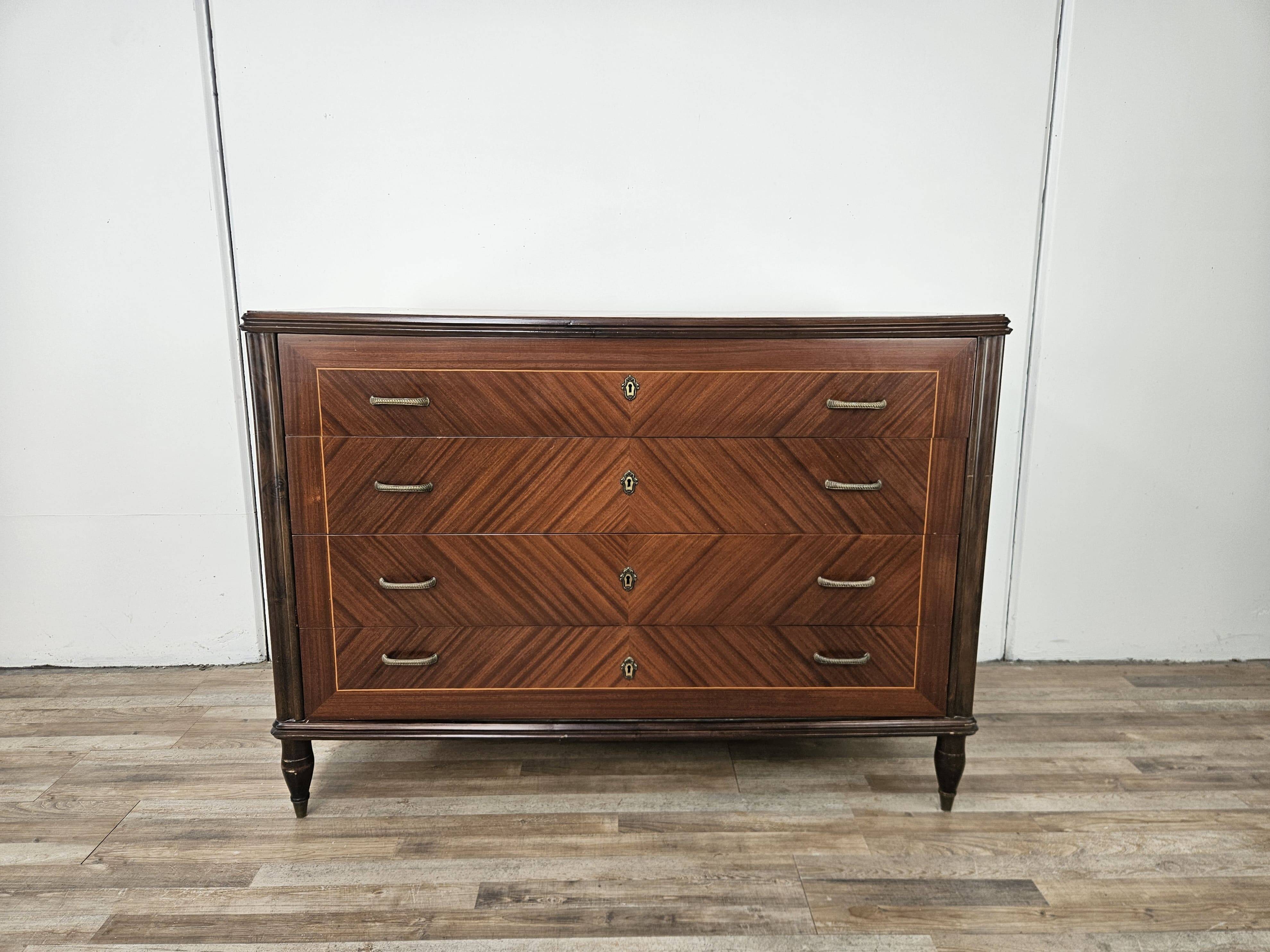 Commode des années 1980 en noyer, palissandre et érable.
