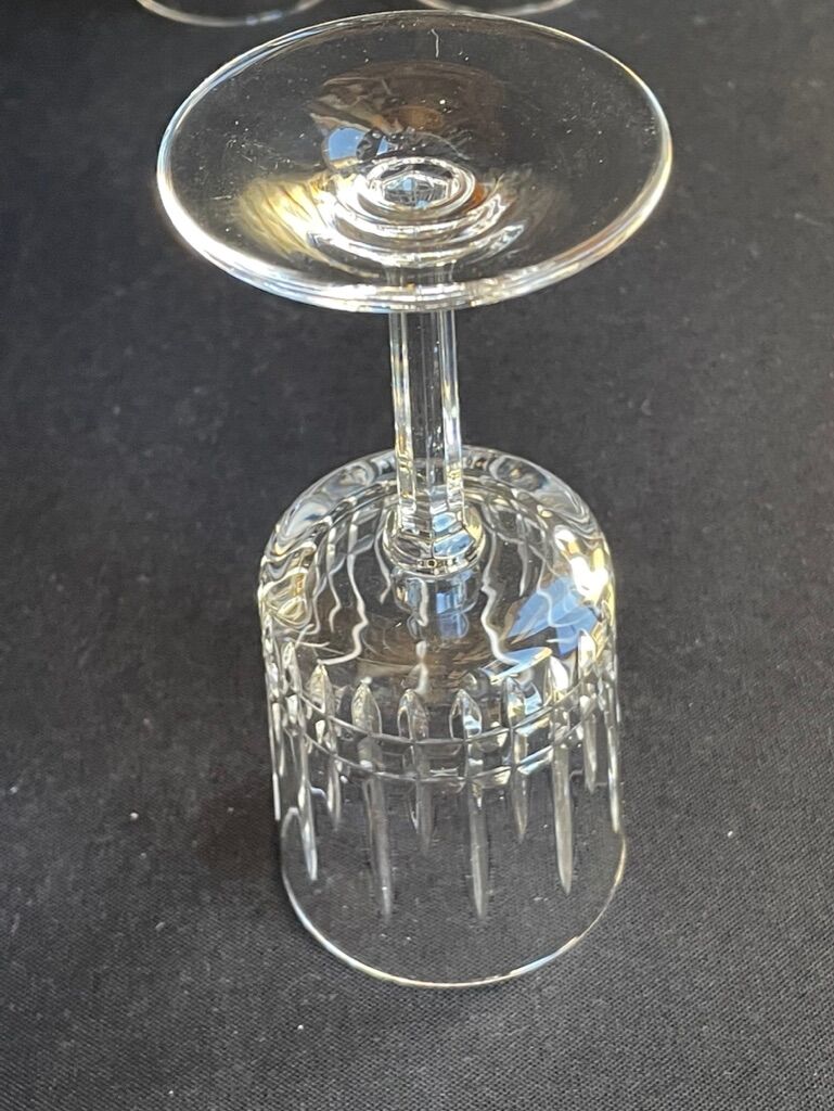 Verres à vin blanc art déco en cristal soufflé et taillé