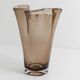 Vase vintage en verre de Murano des années 1980, brun fumé, forme organique ondulée