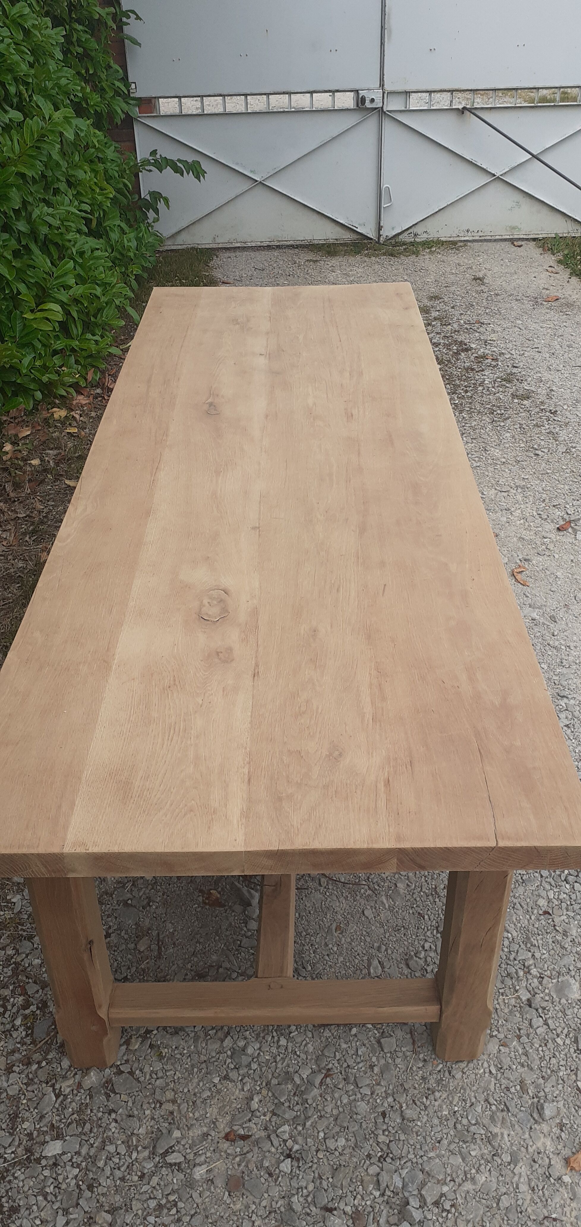 Farmhouse table in solid oak raw wood