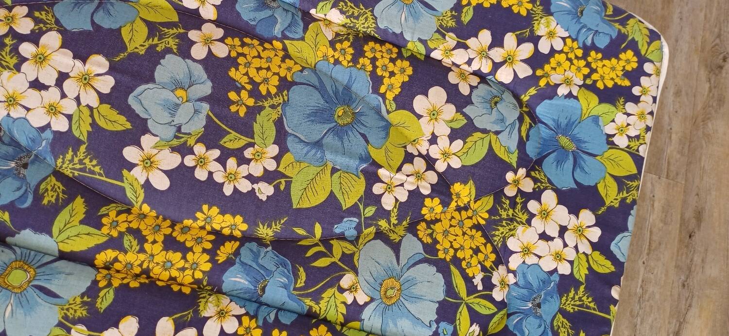 60s/70s chaise longue with floral fabric
