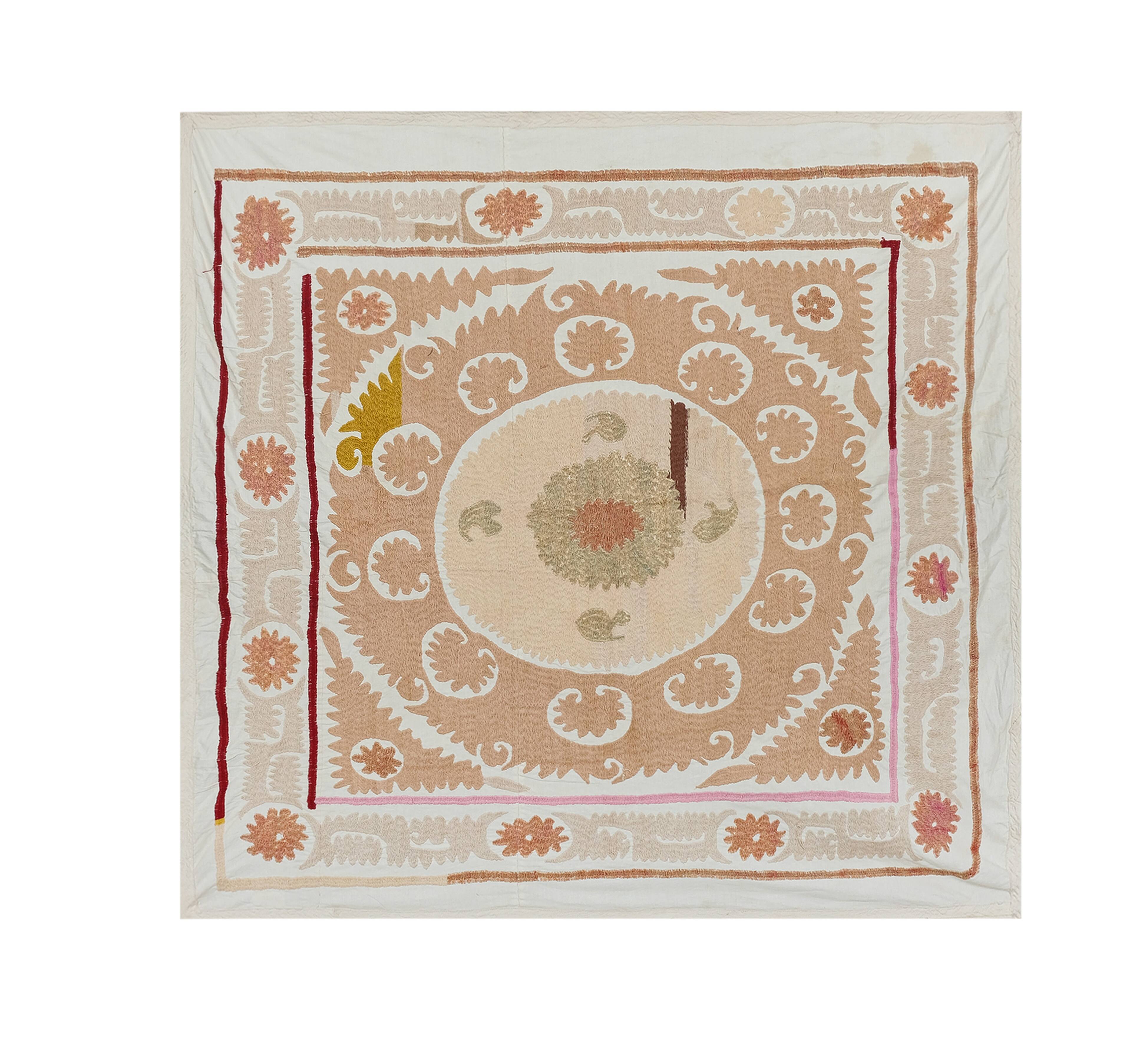 Hand knotted rug, vintage Turkish rug 116x124 cm