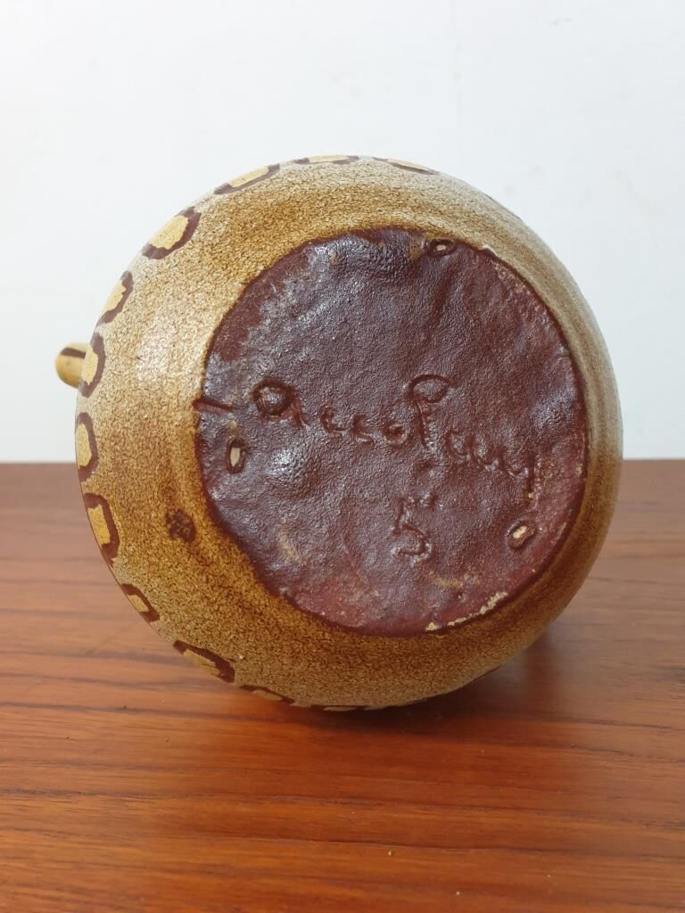 Accolay jug