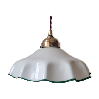 White opaline suspension