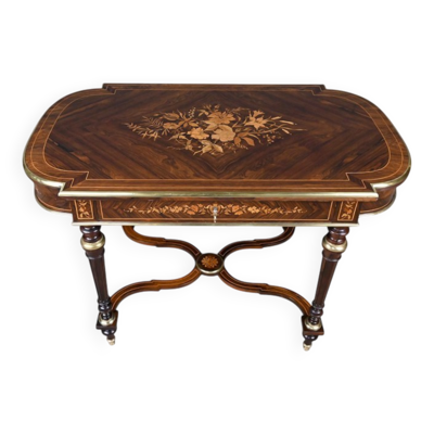 Table de milieu en placage de palissandre, époque Napoléon III – 2ème partie XIXe