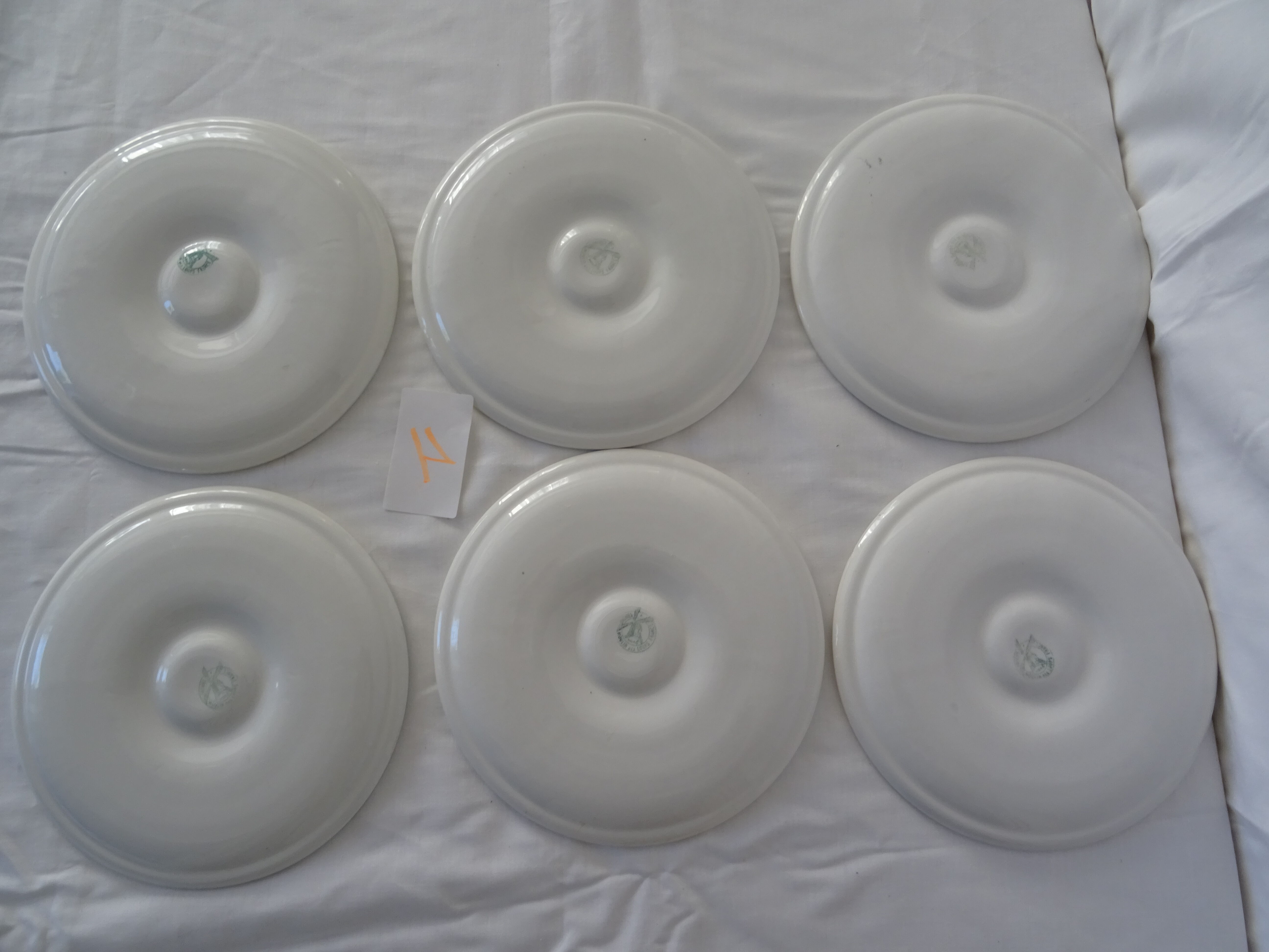 6 Plates oysters mills wolves 430112 shade of gray faience L1