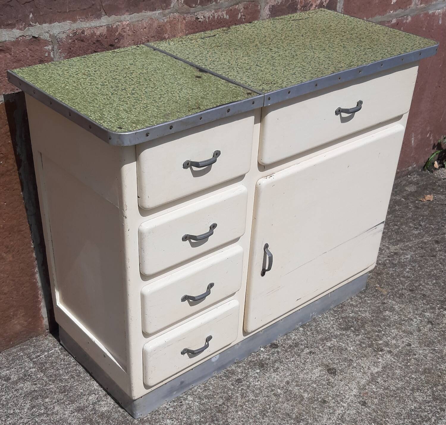 Kitchen buffet (1950s)