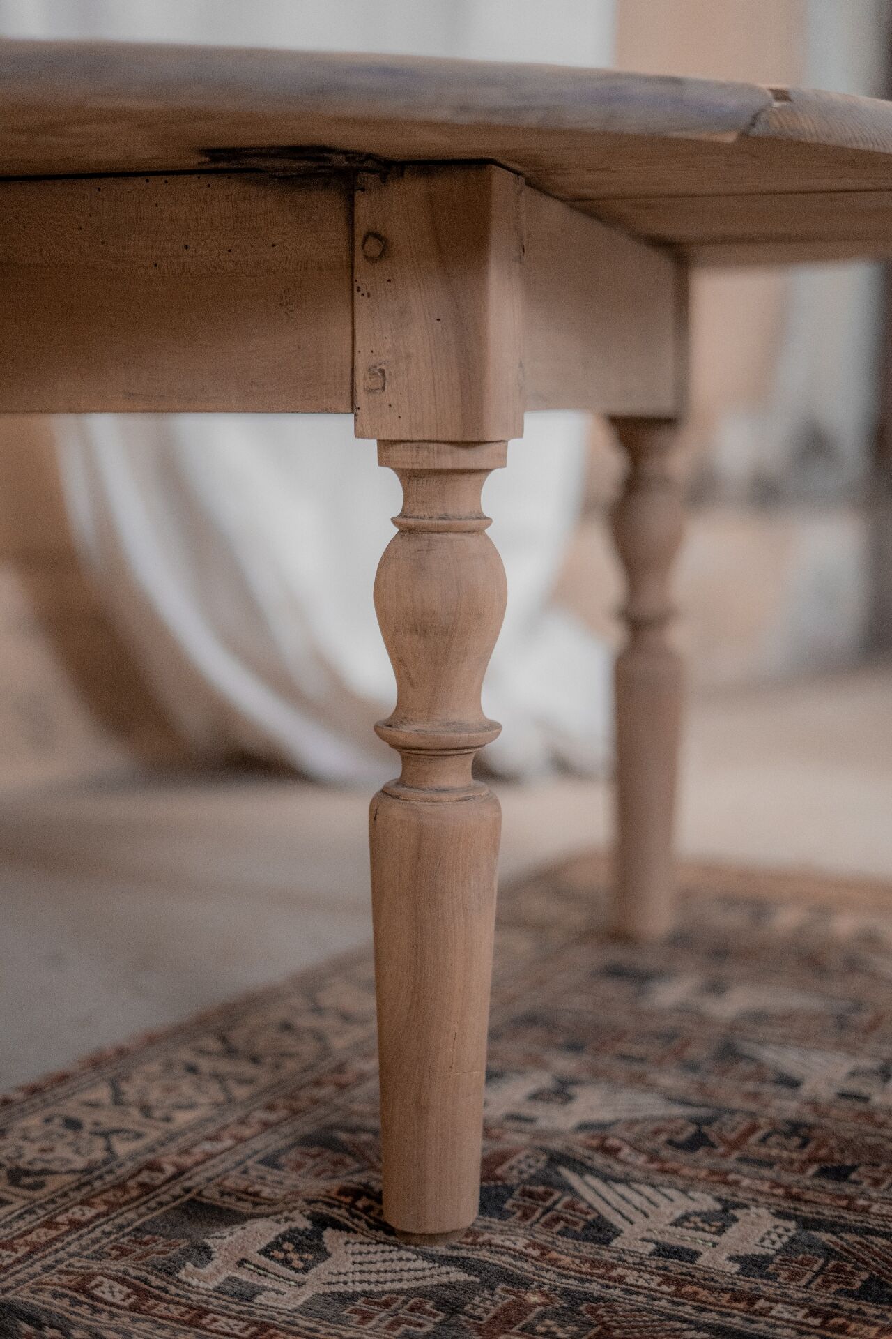 Round coffee table
