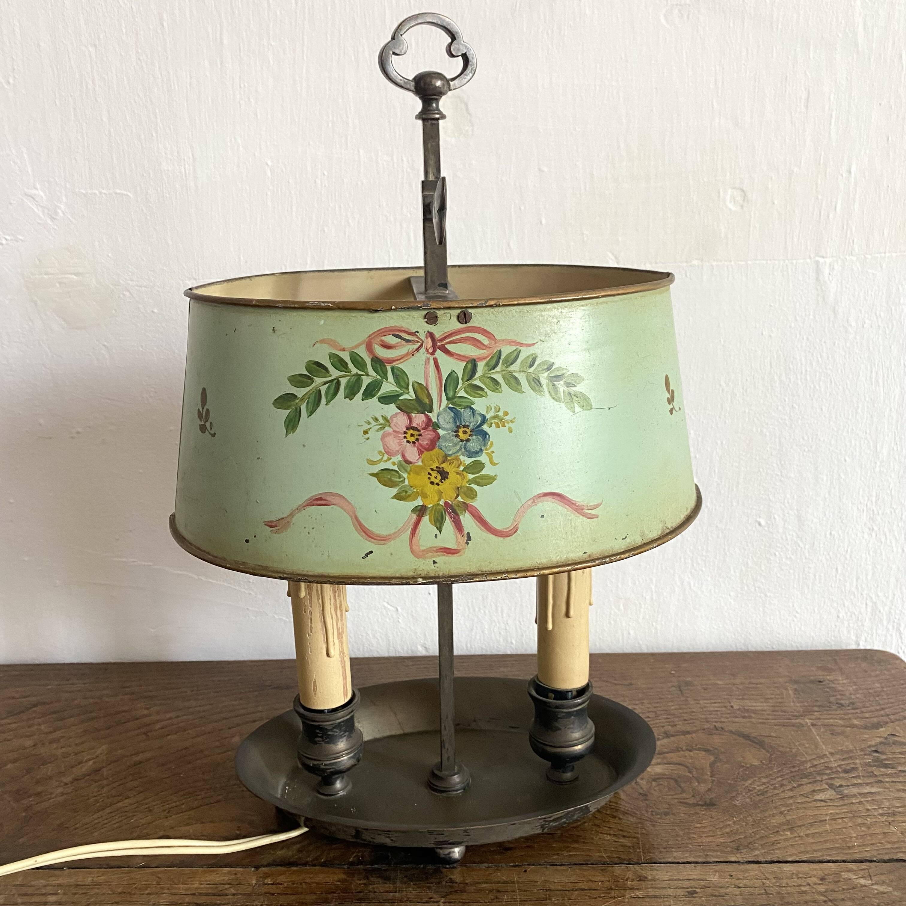 Bouillotte lamp in painted sheet metal decorated with flowers
