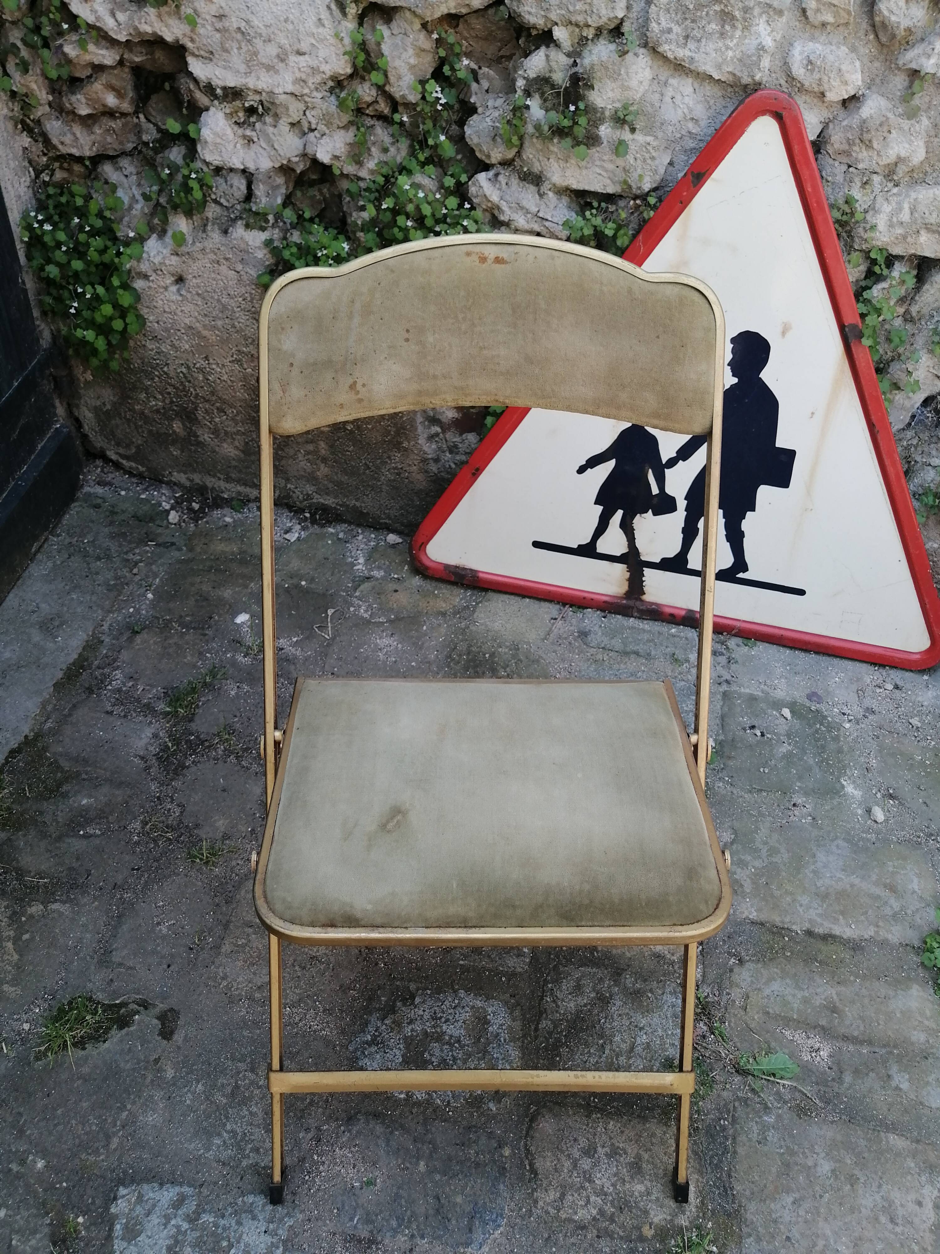 Khaki green folding chair