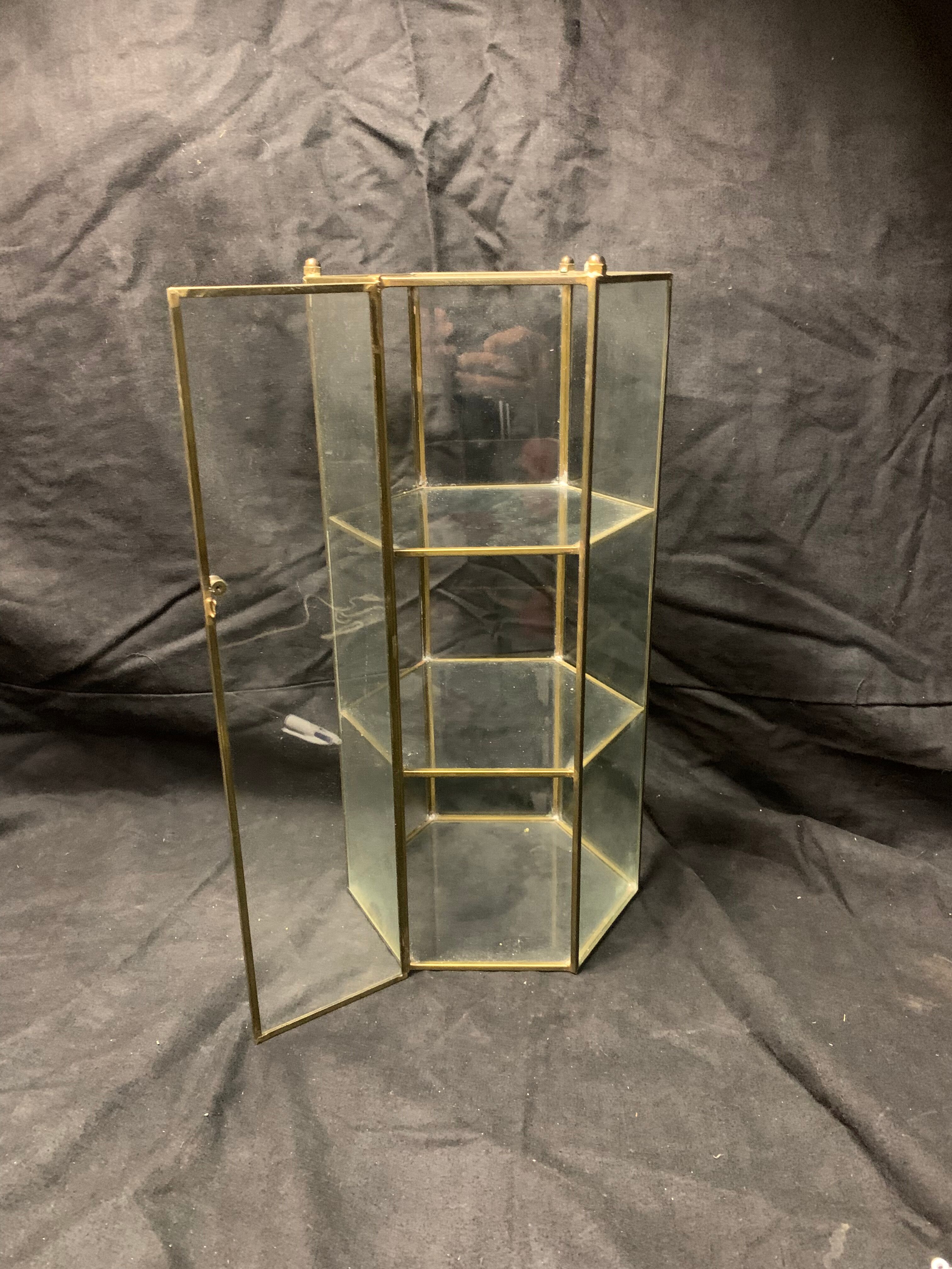 Hexagonal showcase for collectibles