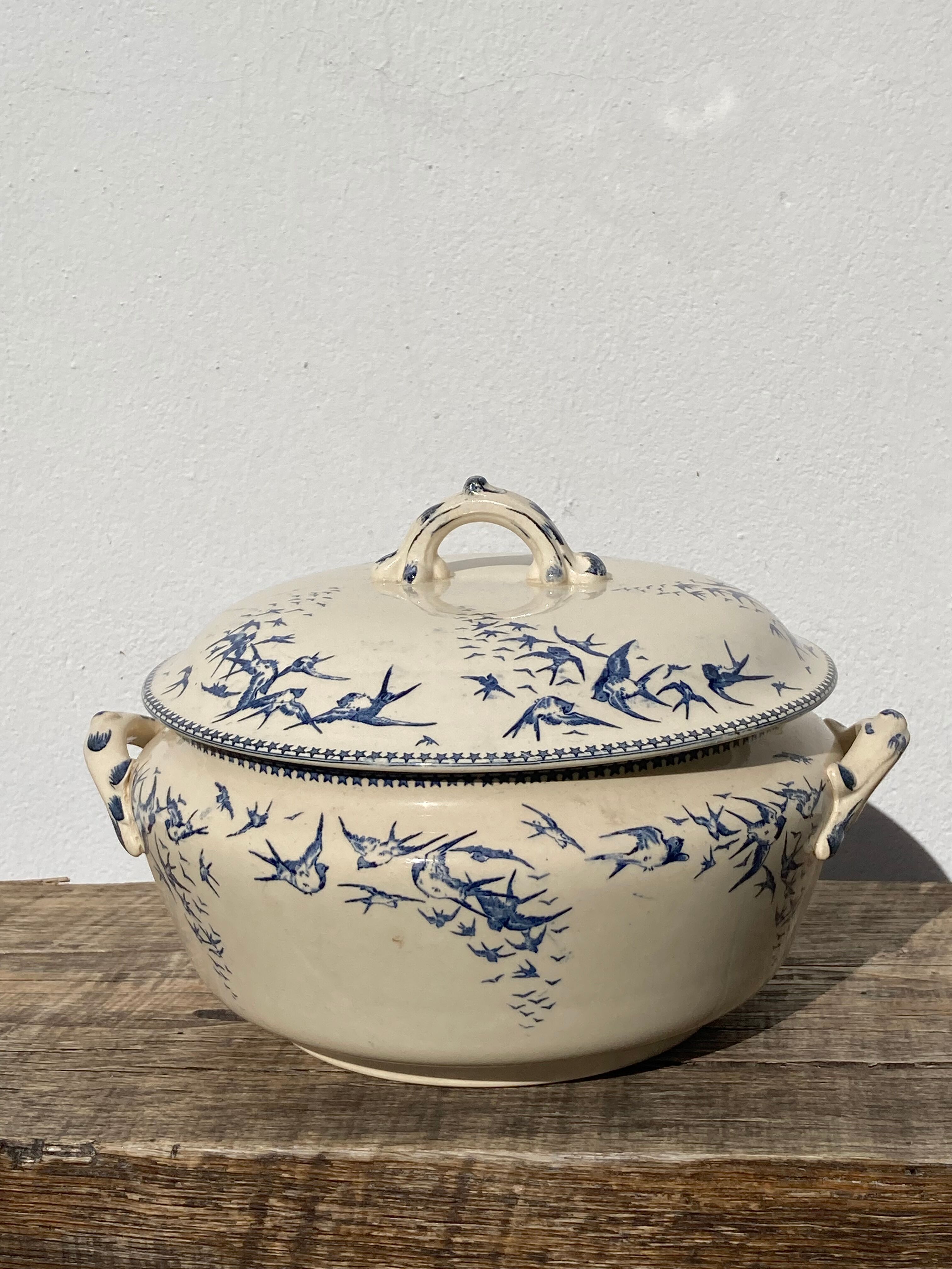 Iron earth tureen, Hirondelle model from the Lafitte factory in Bordeaux - old earthenware